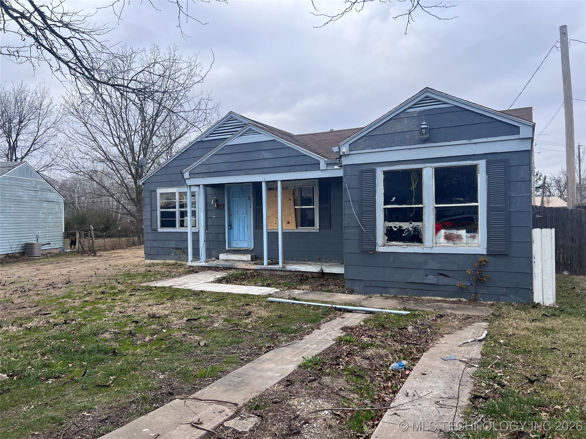 1617 S Rogers Avenue Property Photo 1