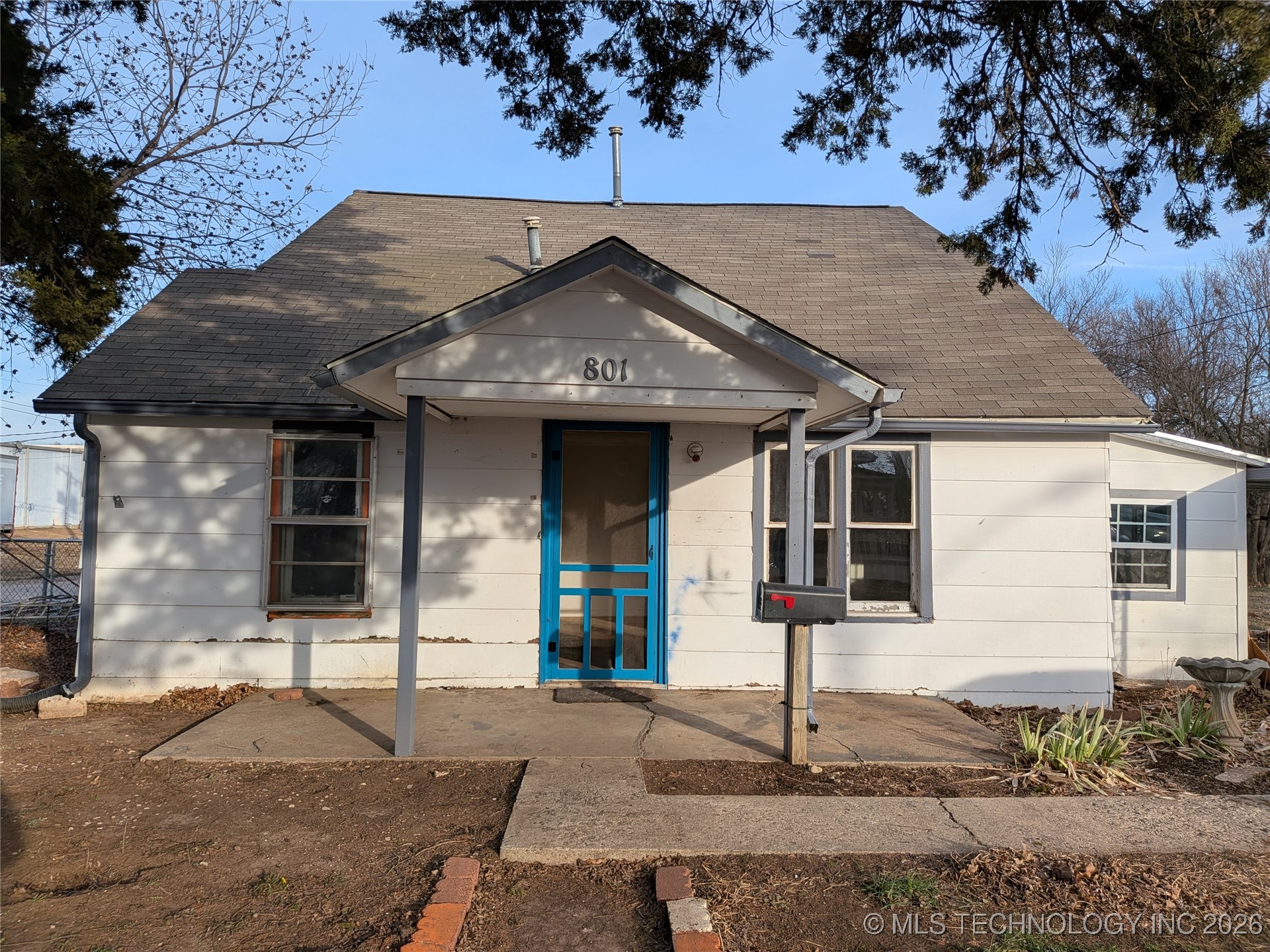 801 S Burdick Street Property Photo 1