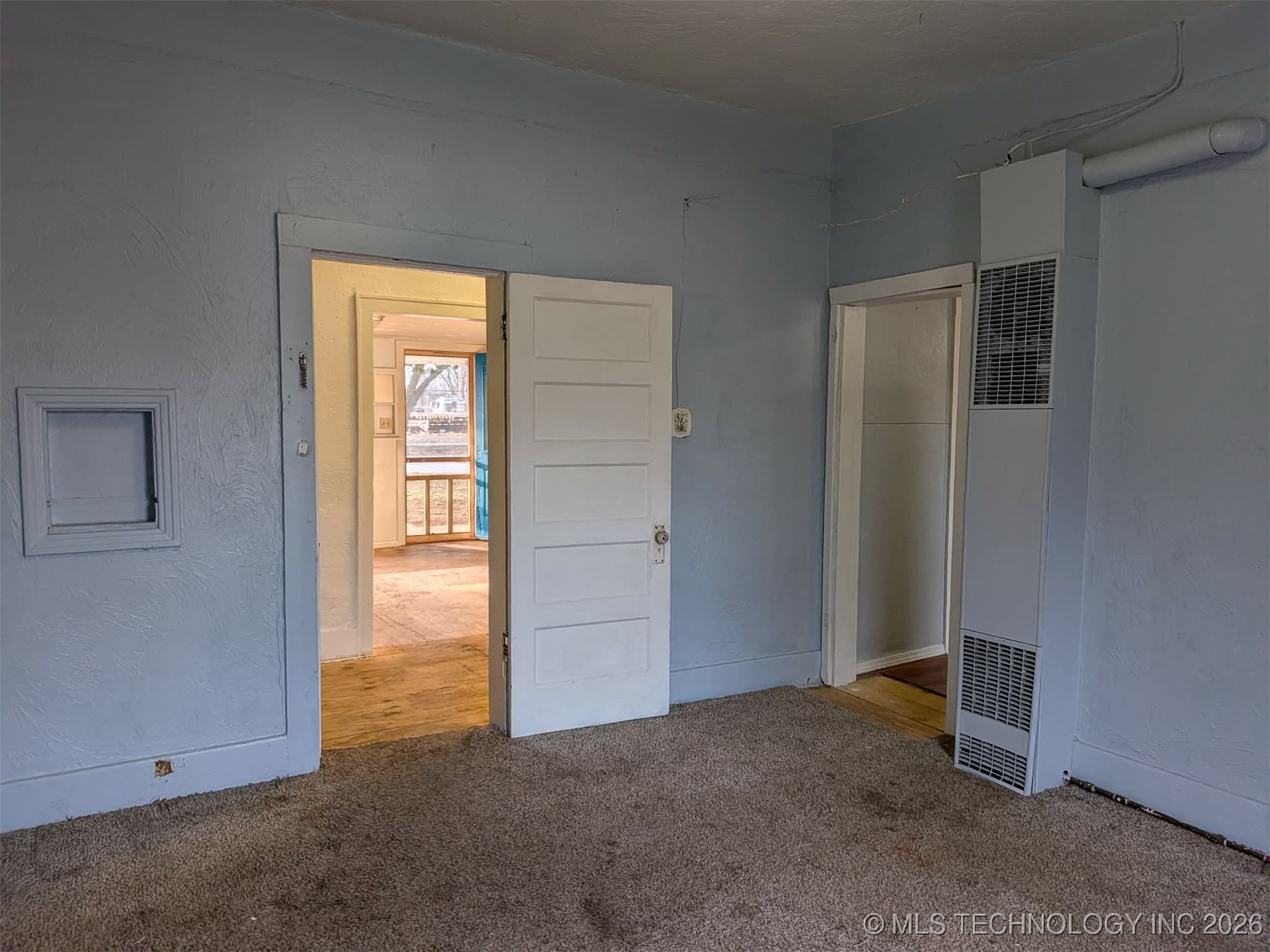 801 S Burdick Street Property Photo 5