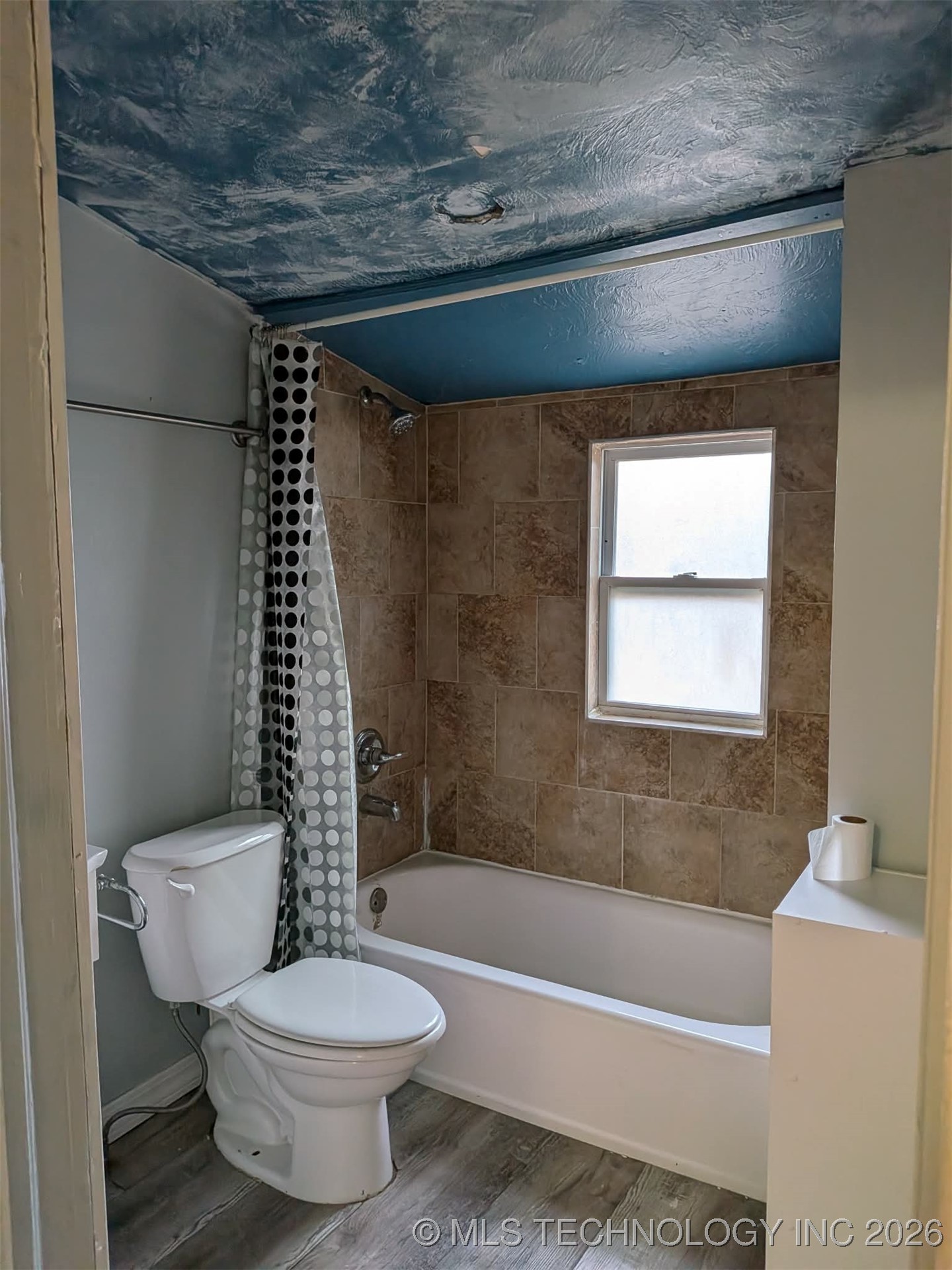 801 S Burdick Street Property Photo 6