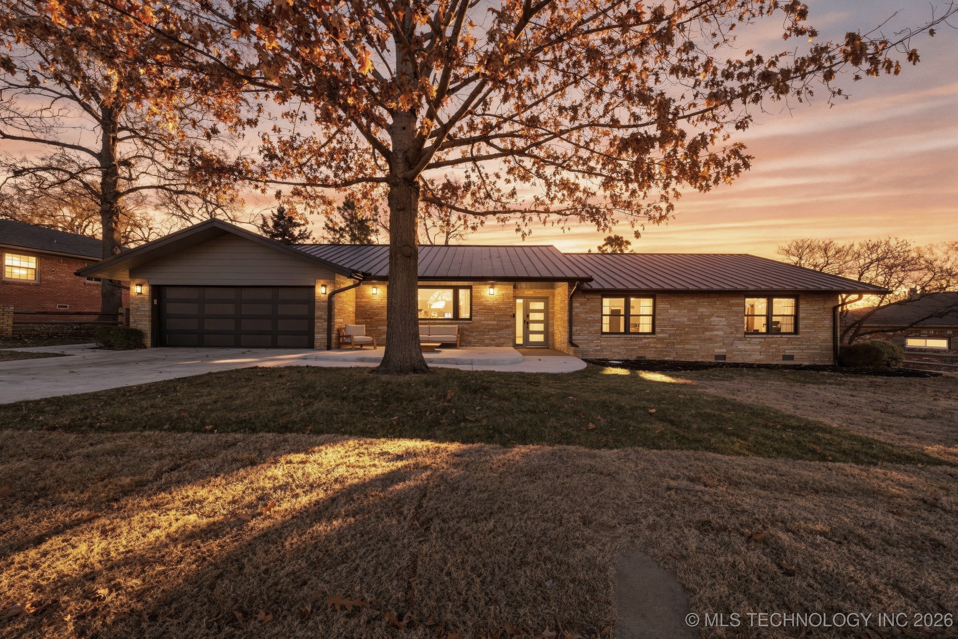 2931 E 39th Street Property Photo 1