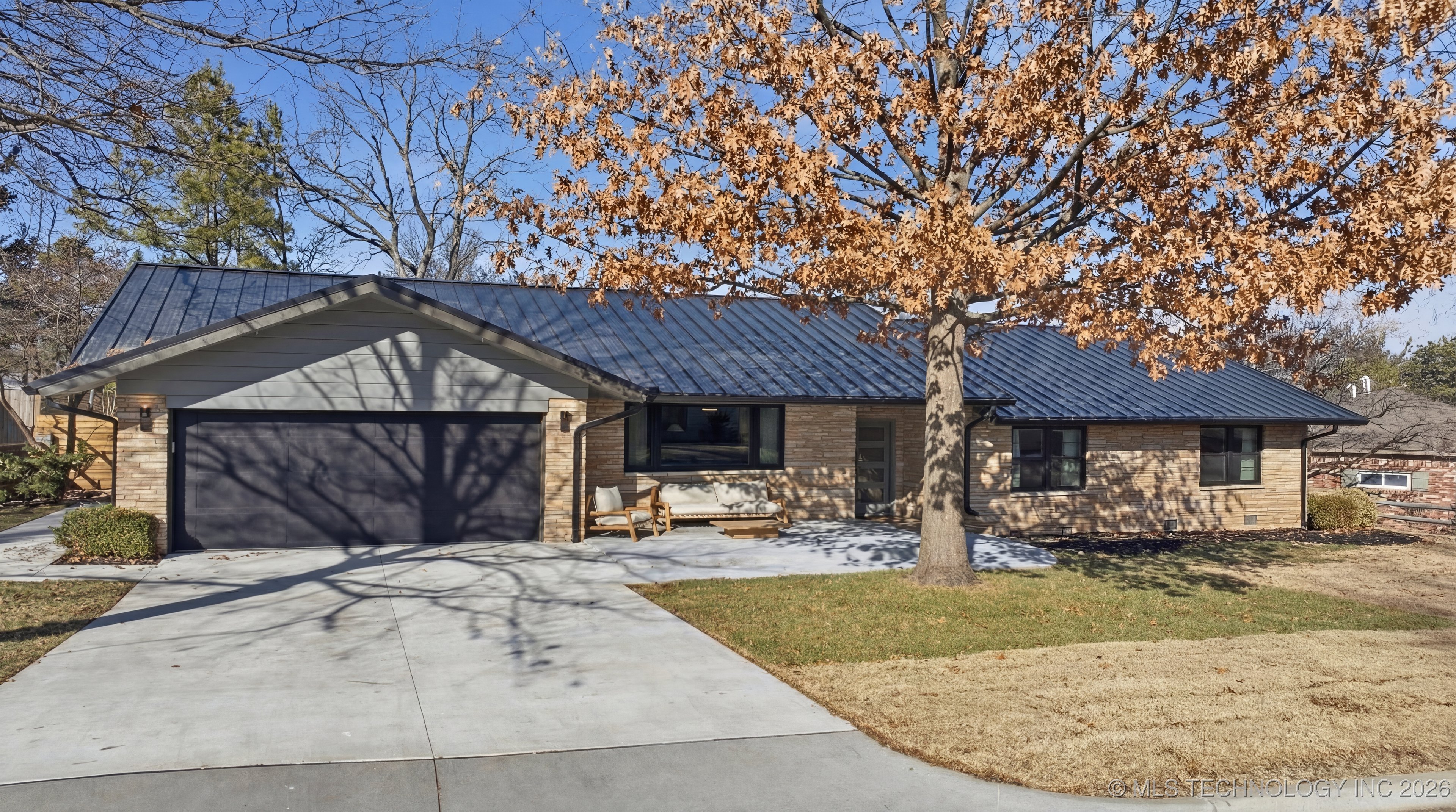 2931 E 39th Street Property Photo 5