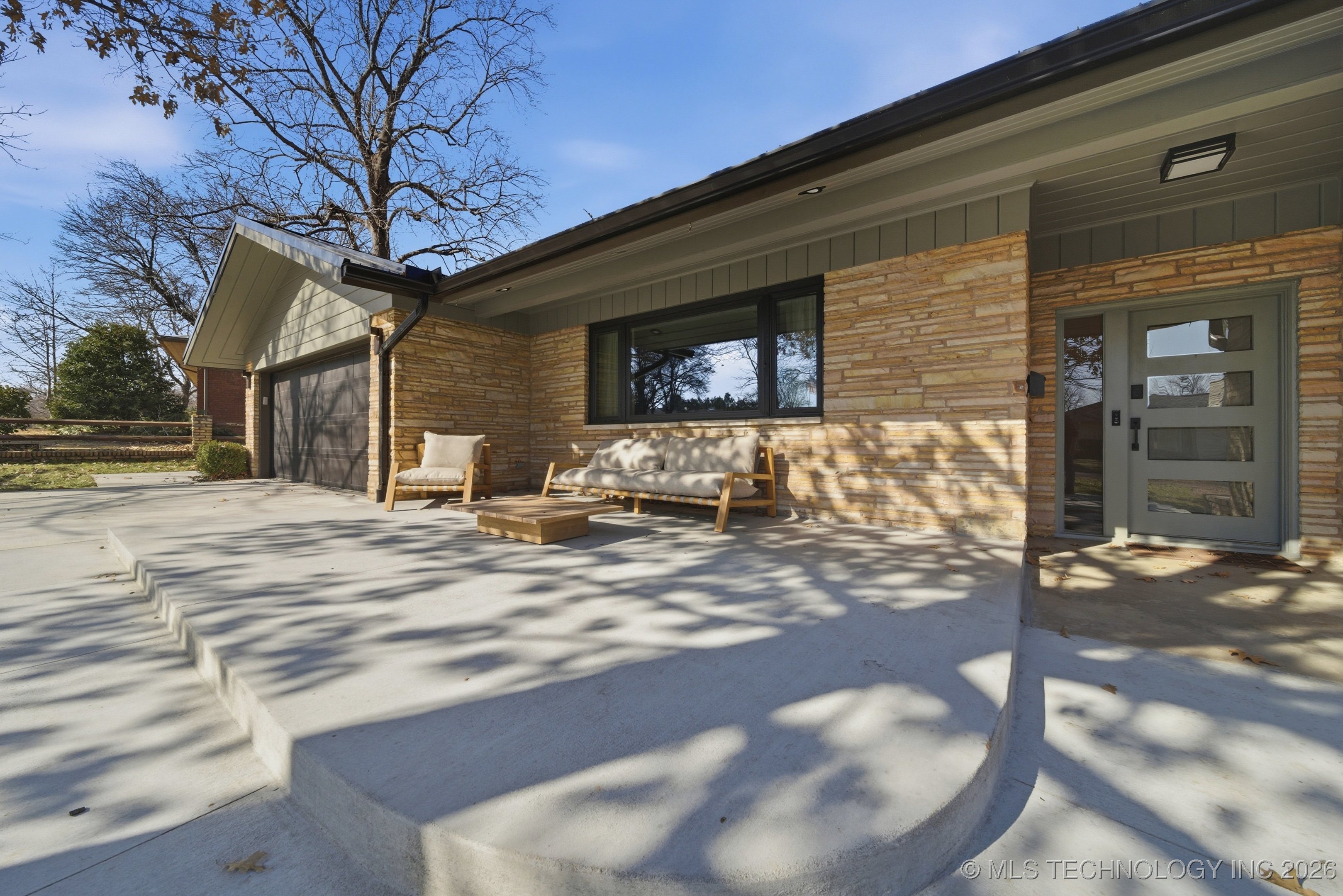 2931 E 39th Street Property Photo 7