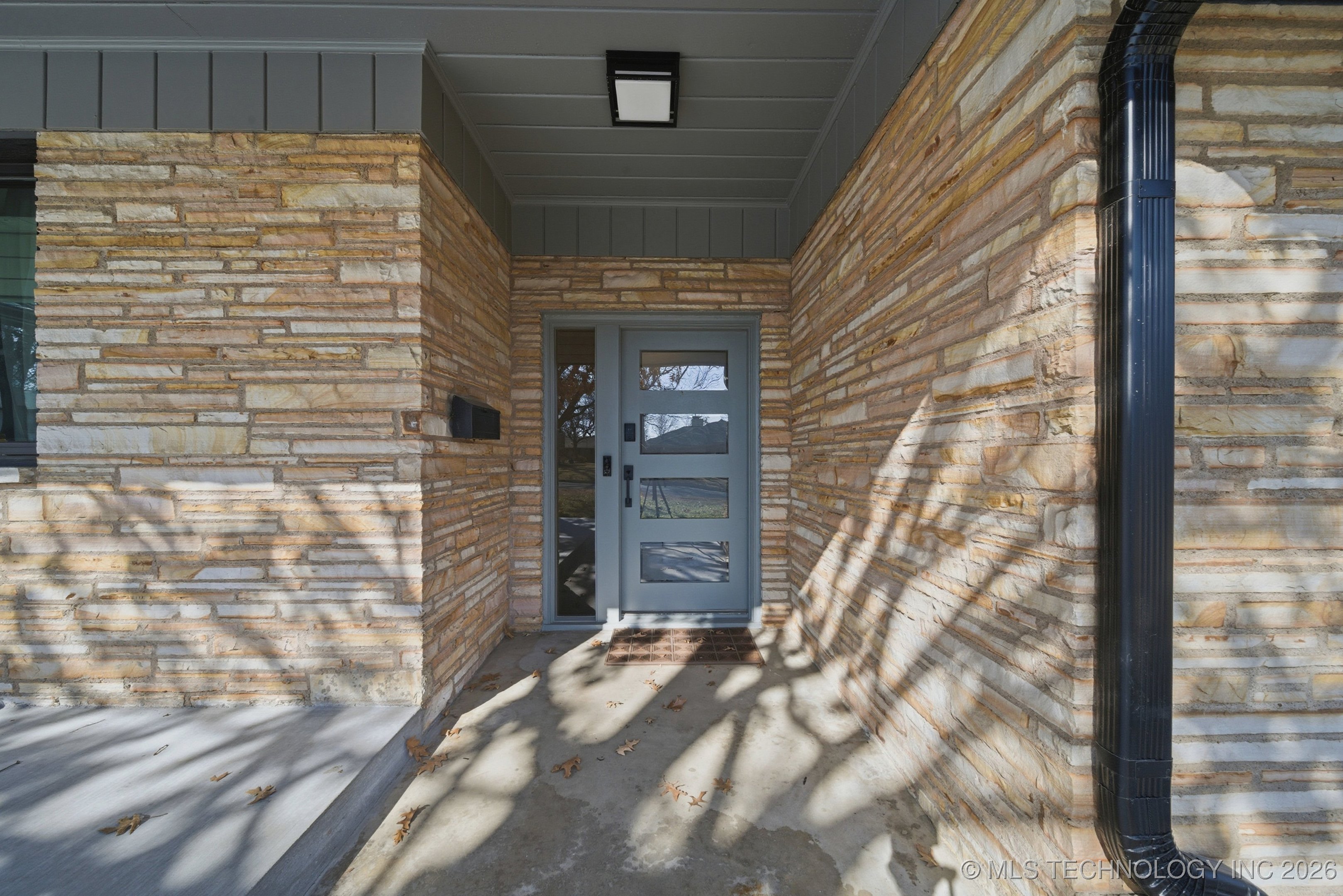 2931 E 39th Street Property Photo 8