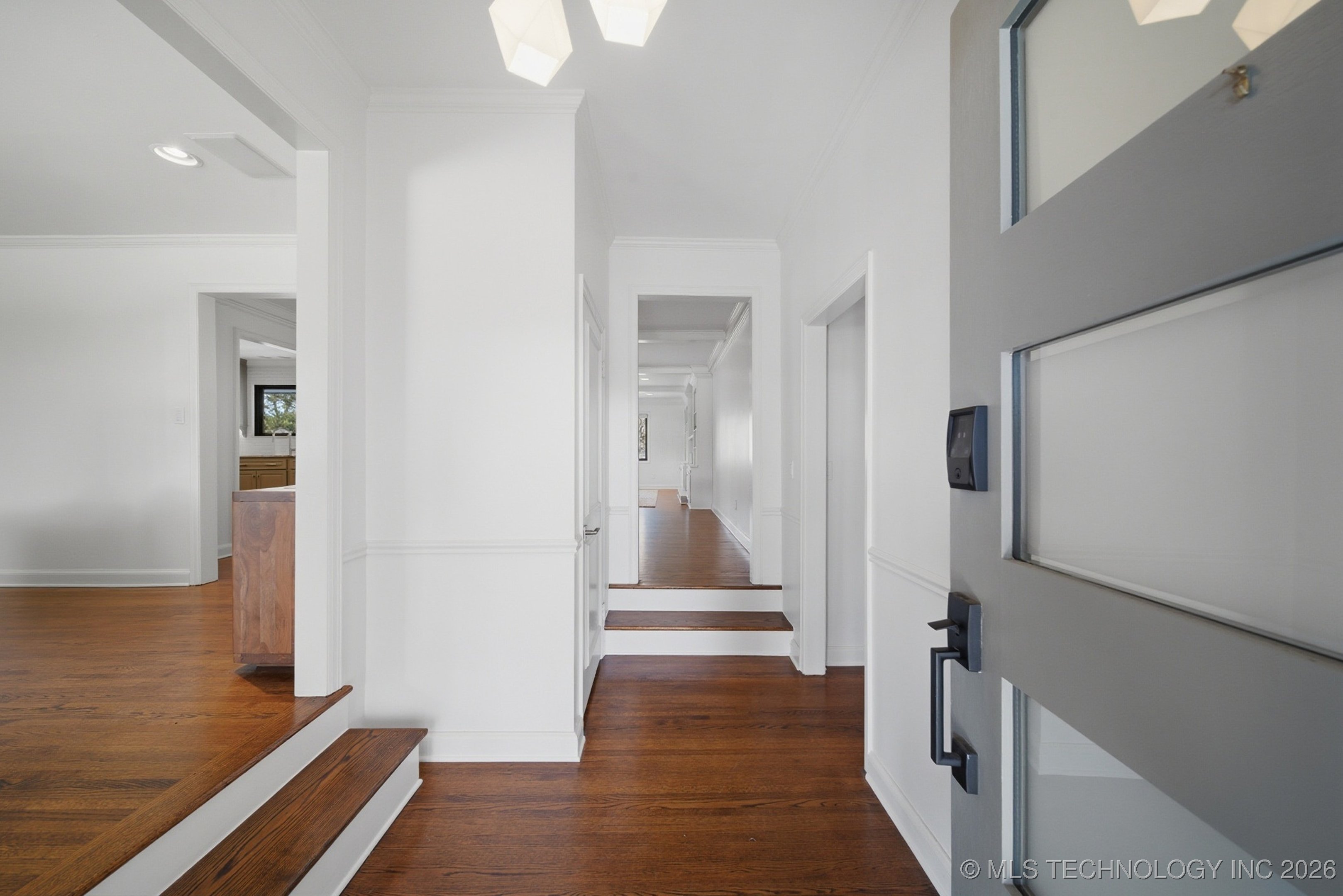 2931 E 39th Street Property Photo 9