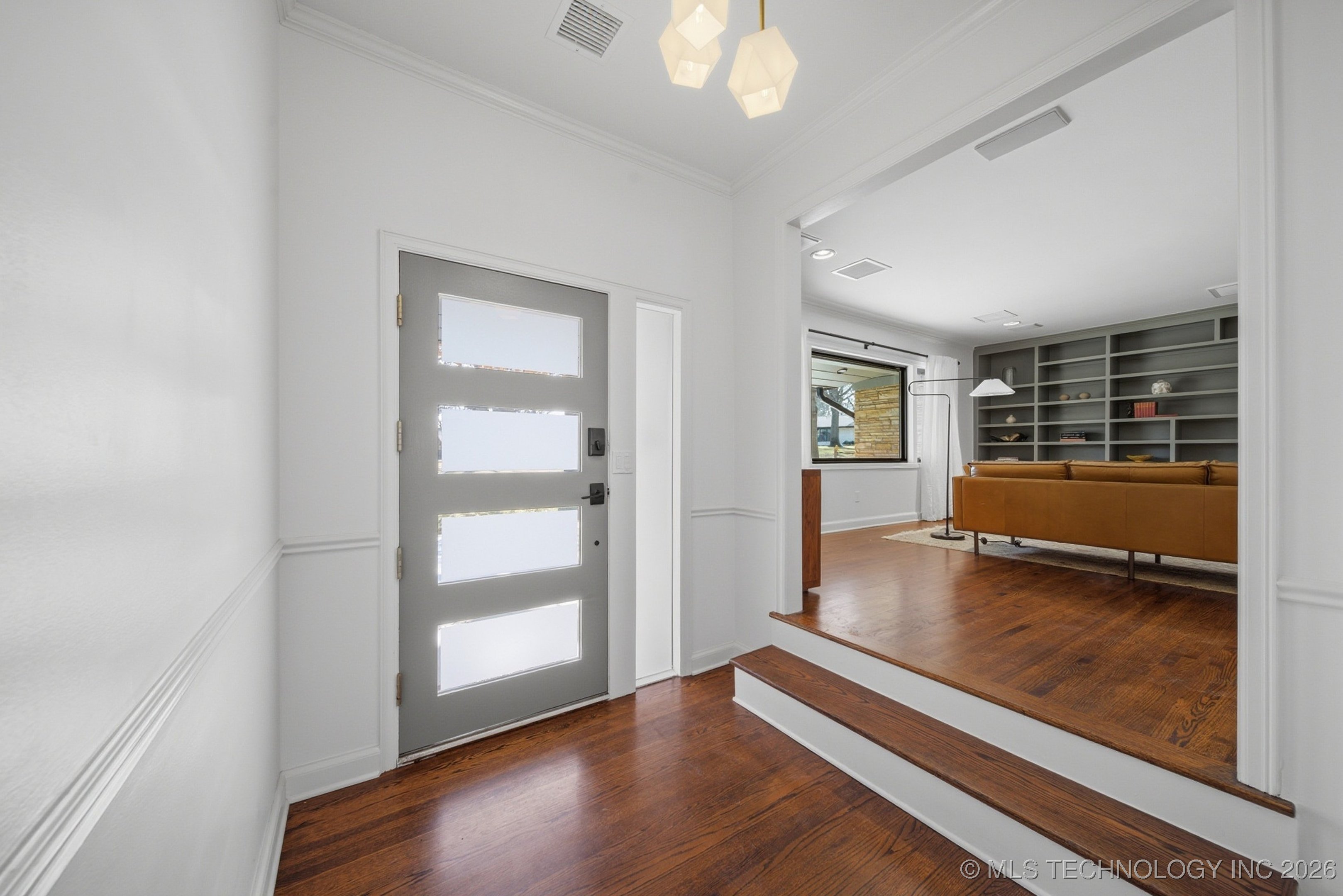 2931 E 39th Street Property Photo 10