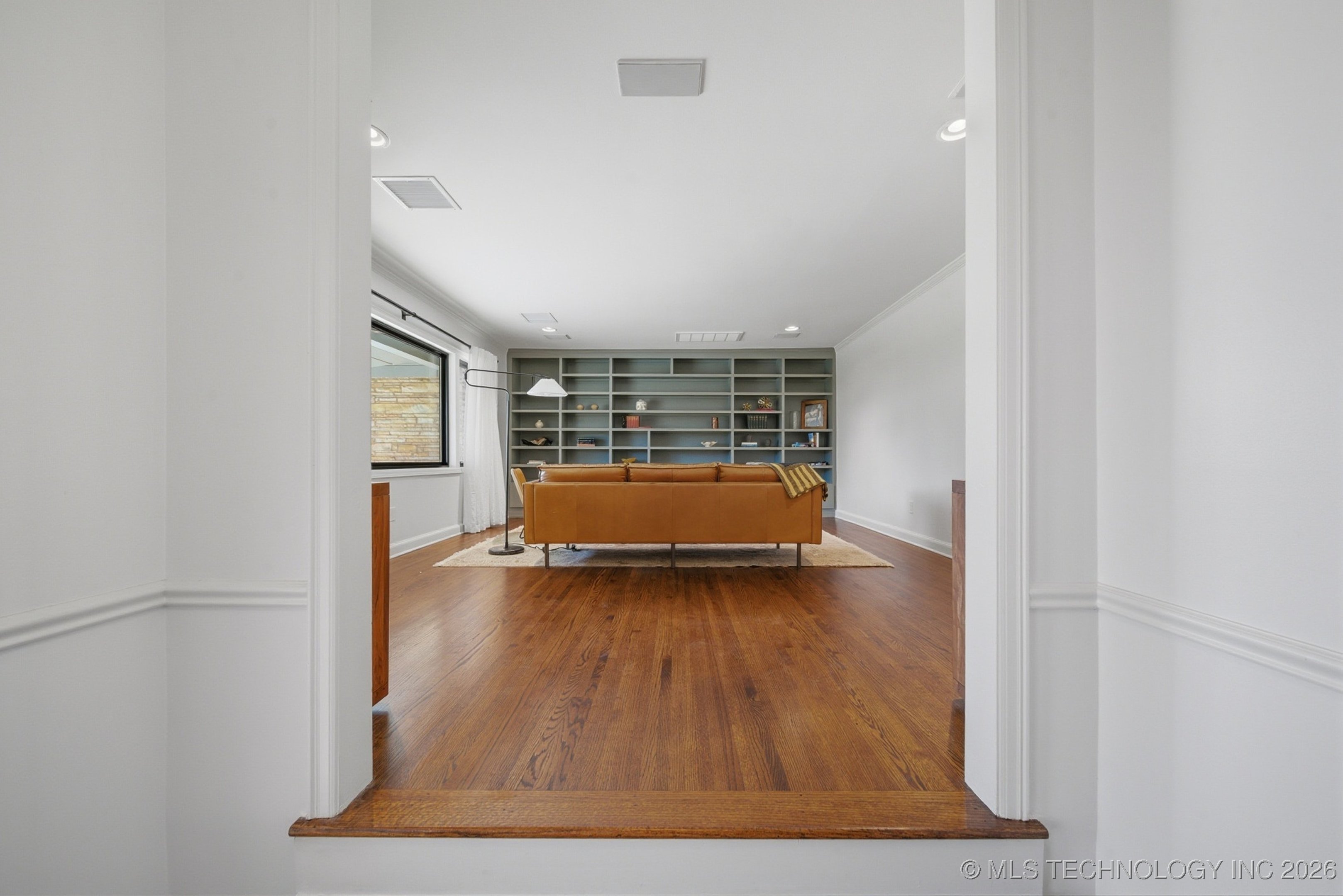 2931 E 39th Street Property Photo 11