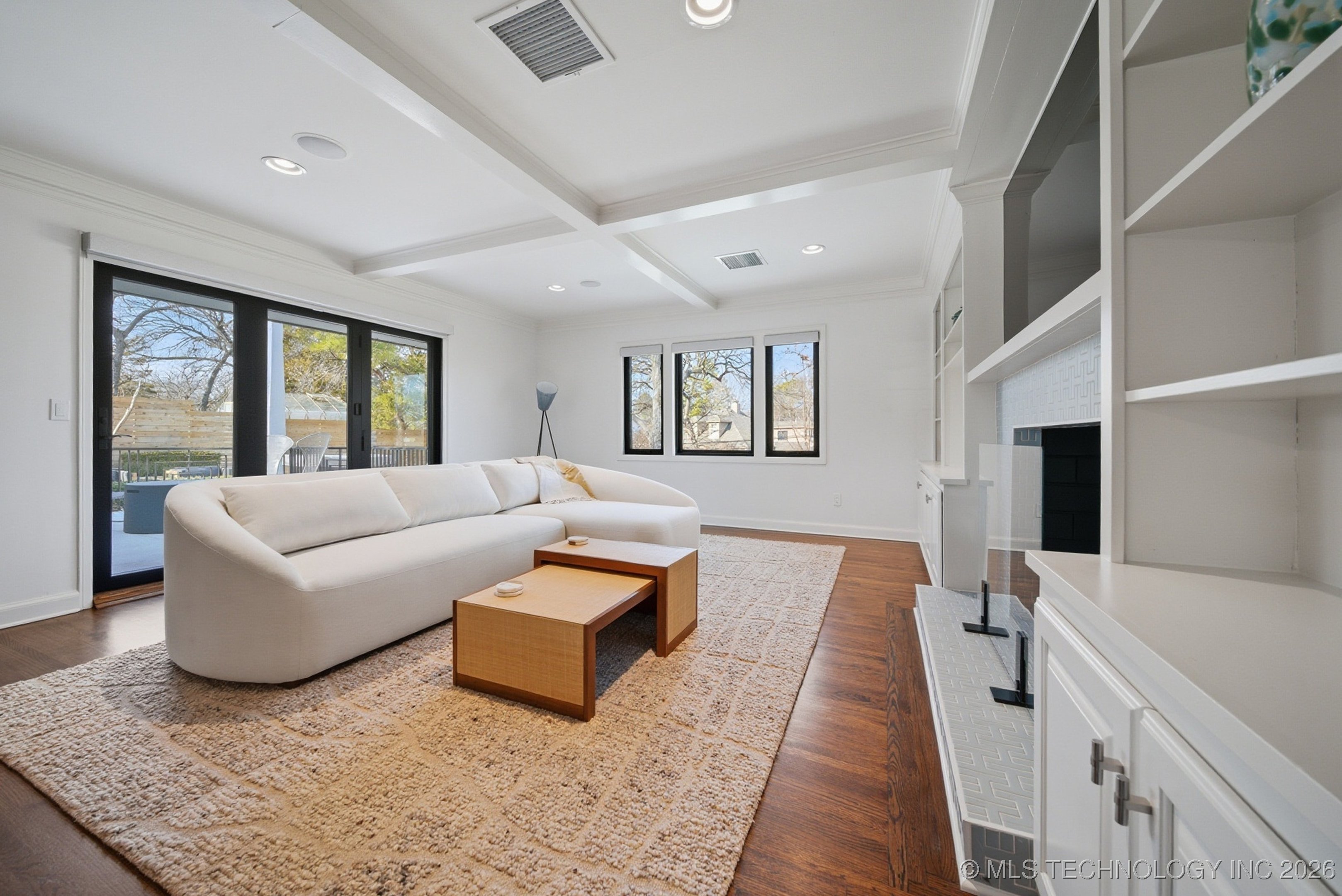 2931 E 39th Street Property Photo 21