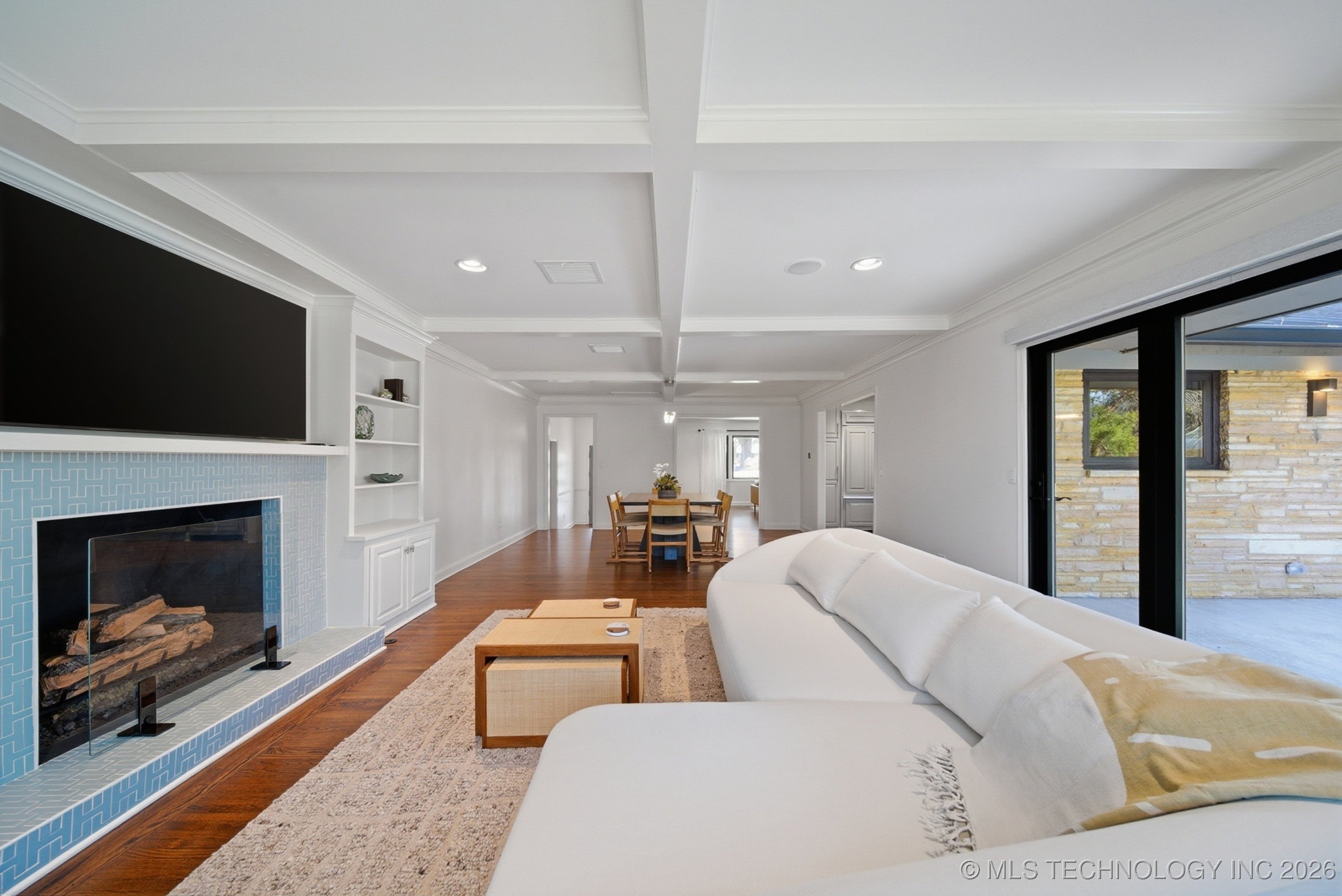 2931 E 39th Street Property Photo 22