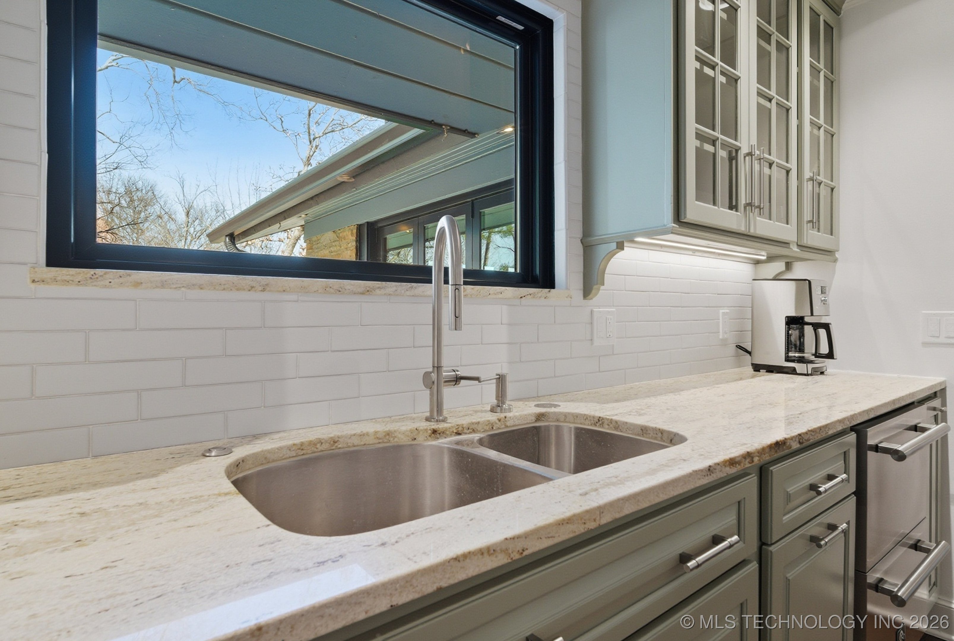 2931 E 39th Street Property Photo 26