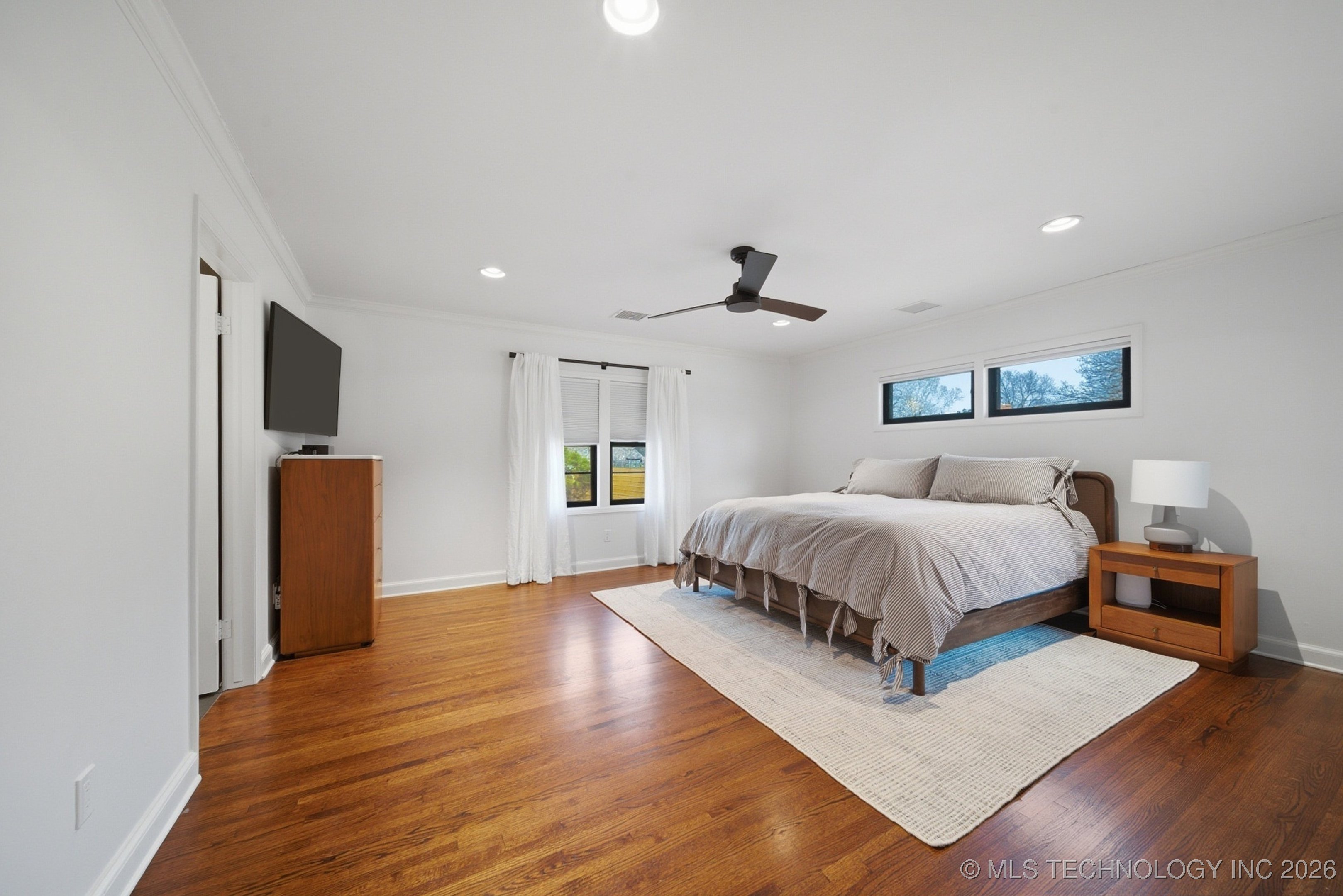 2931 E 39th Street Property Photo 30