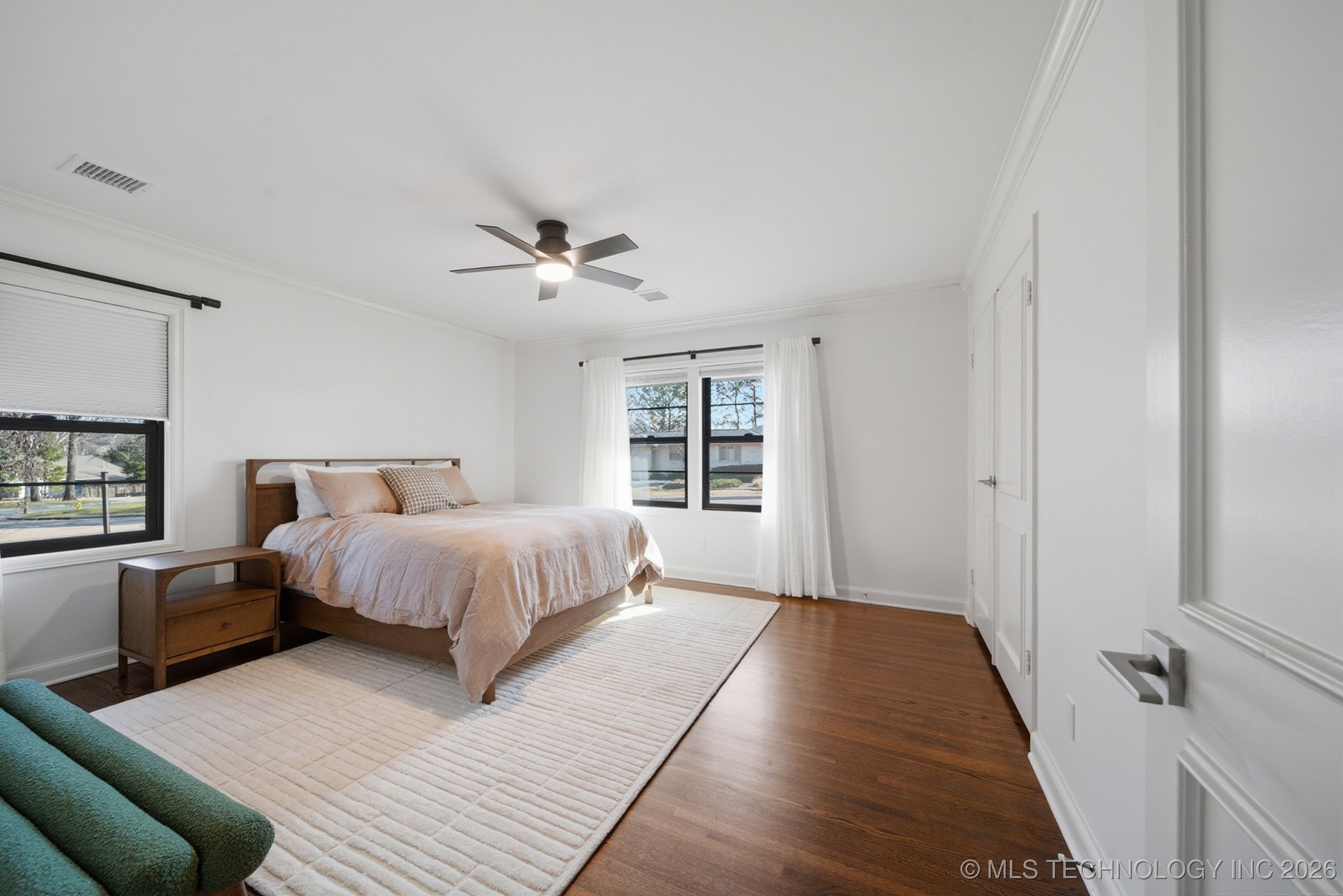 2931 E 39th Street Property Photo 35