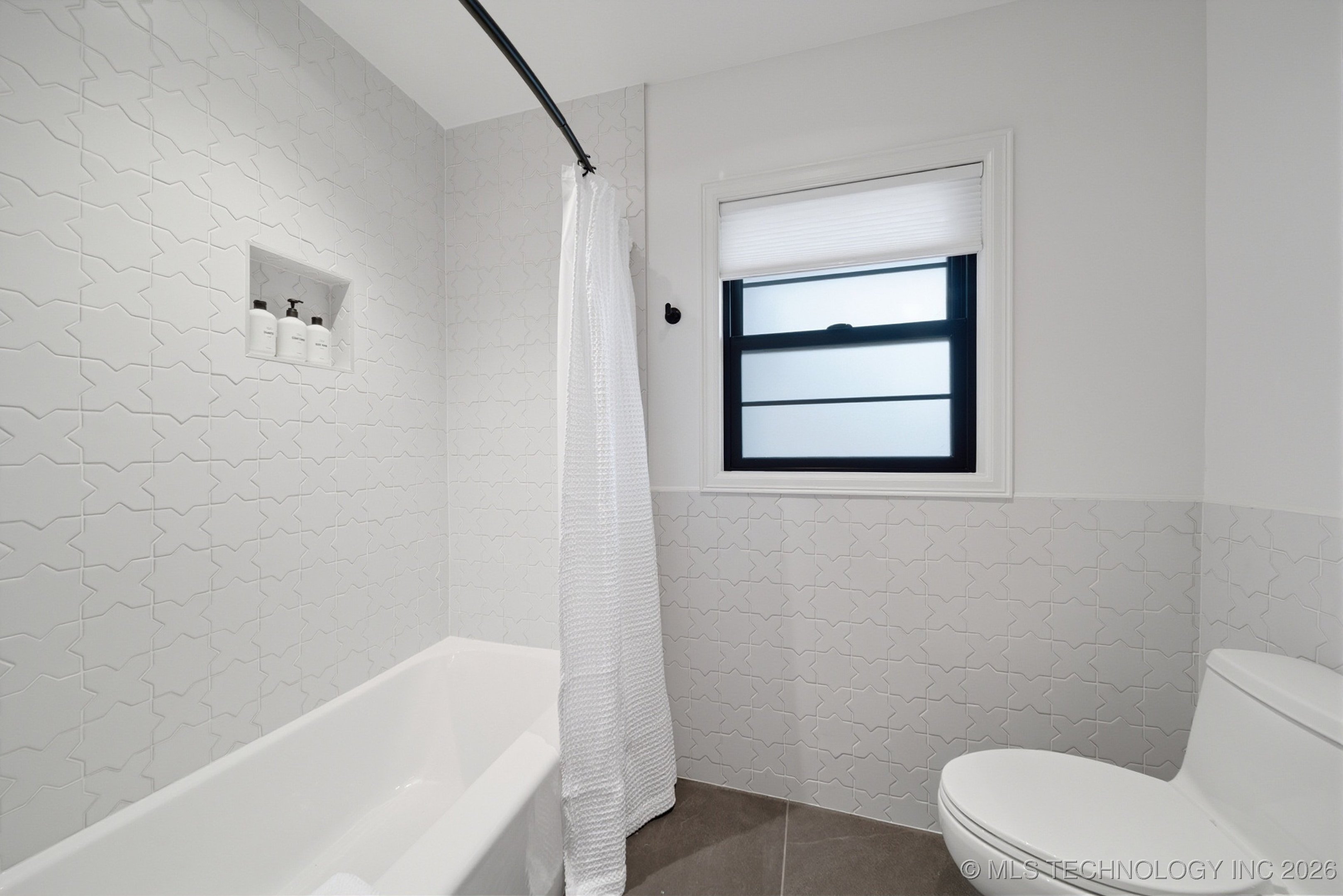 2931 E 39th Street Property Photo 39