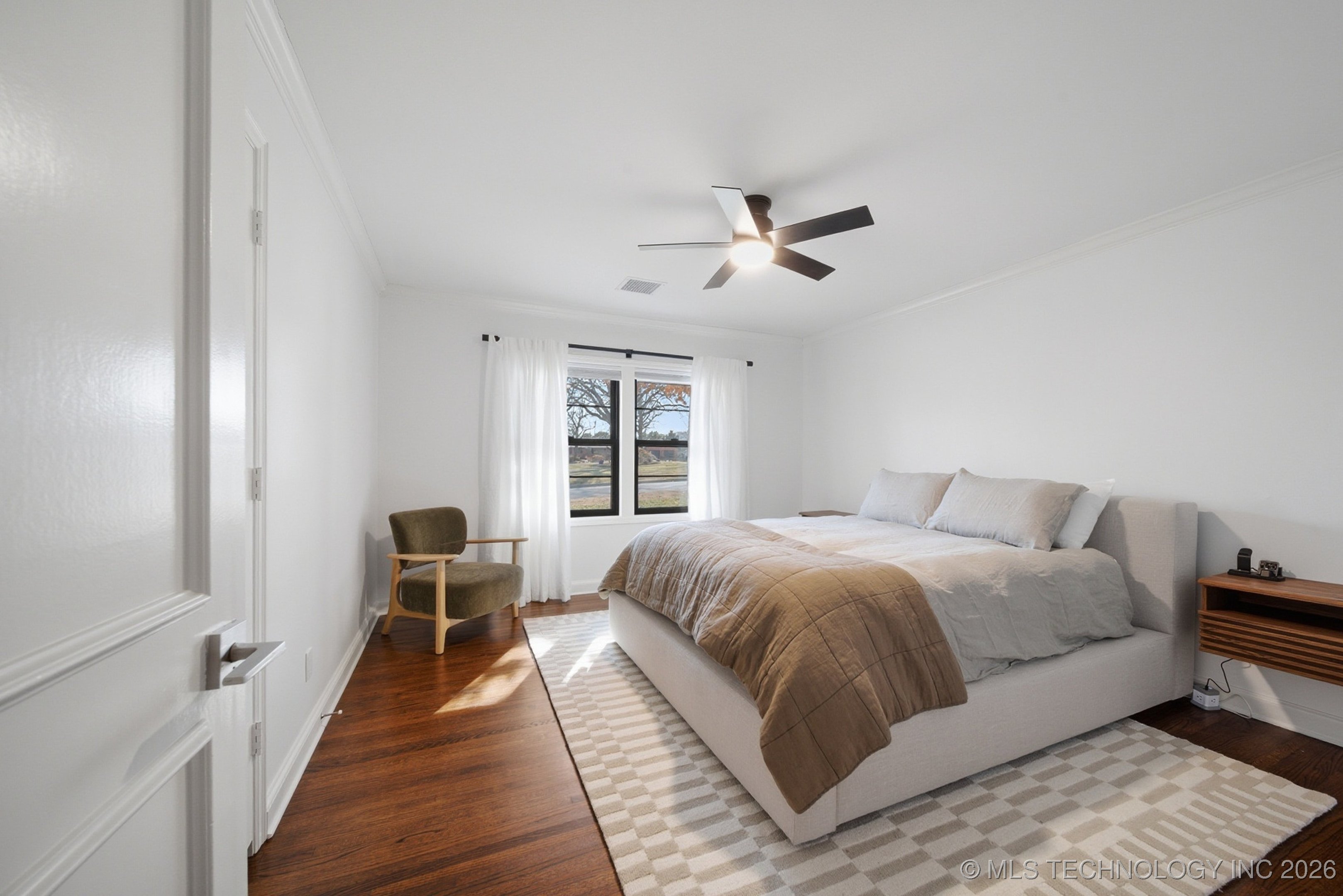 2931 E 39th Street Property Photo 40