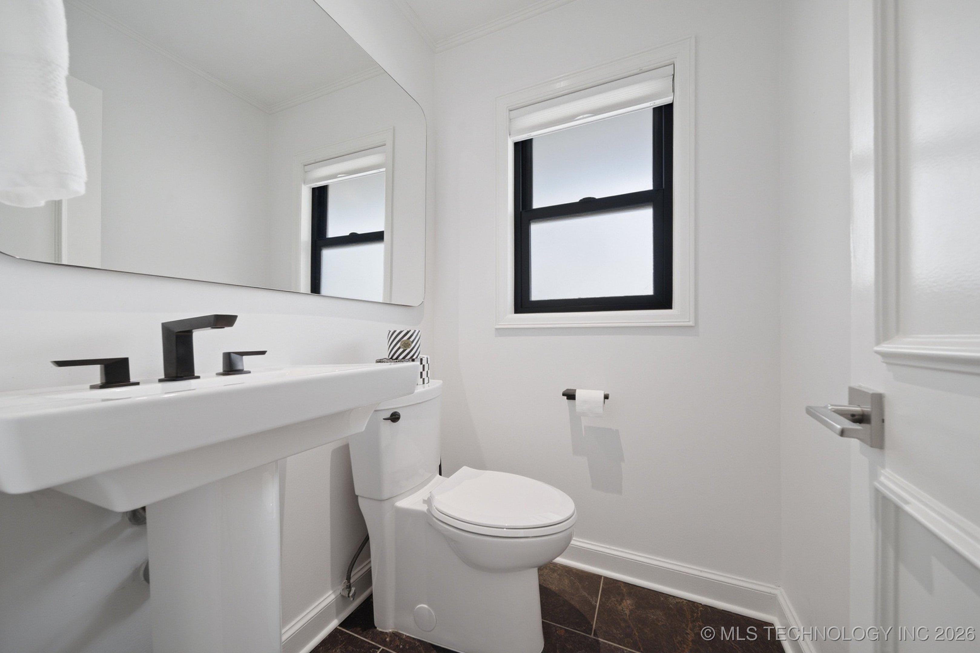 2931 E 39th Street Property Photo 41