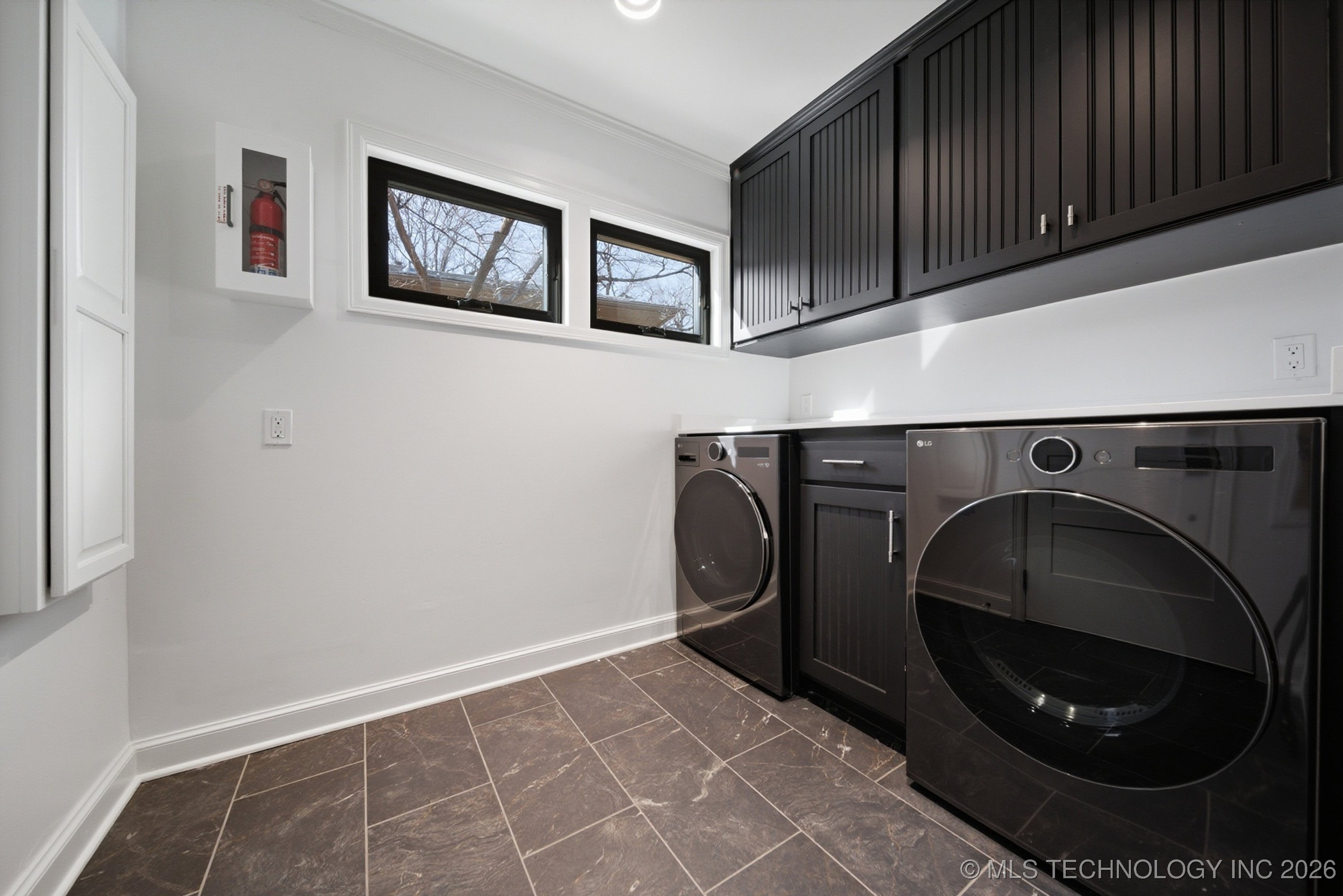 2931 E 39th Street Property Photo 42