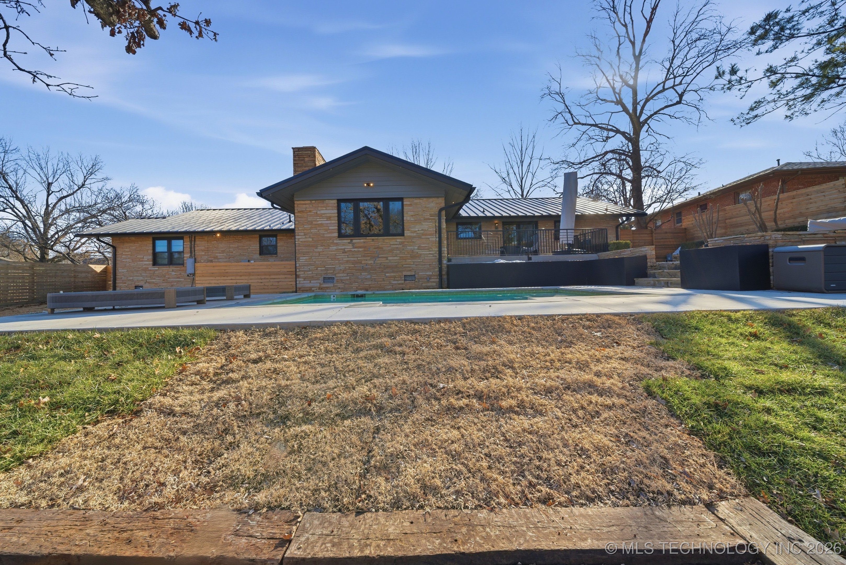 2931 E 39th Street Property Photo 47