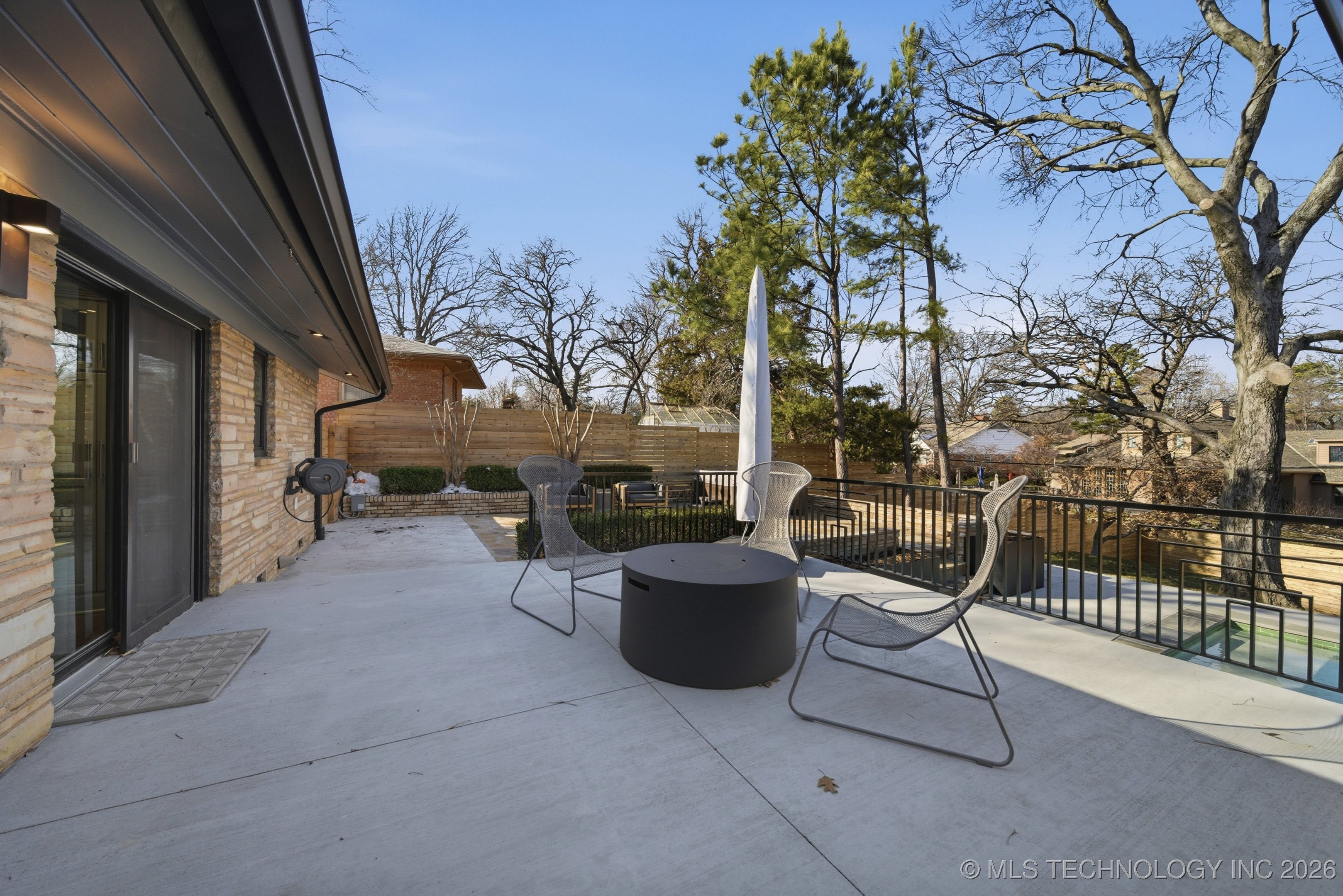 2931 E 39th Street Property Photo 48