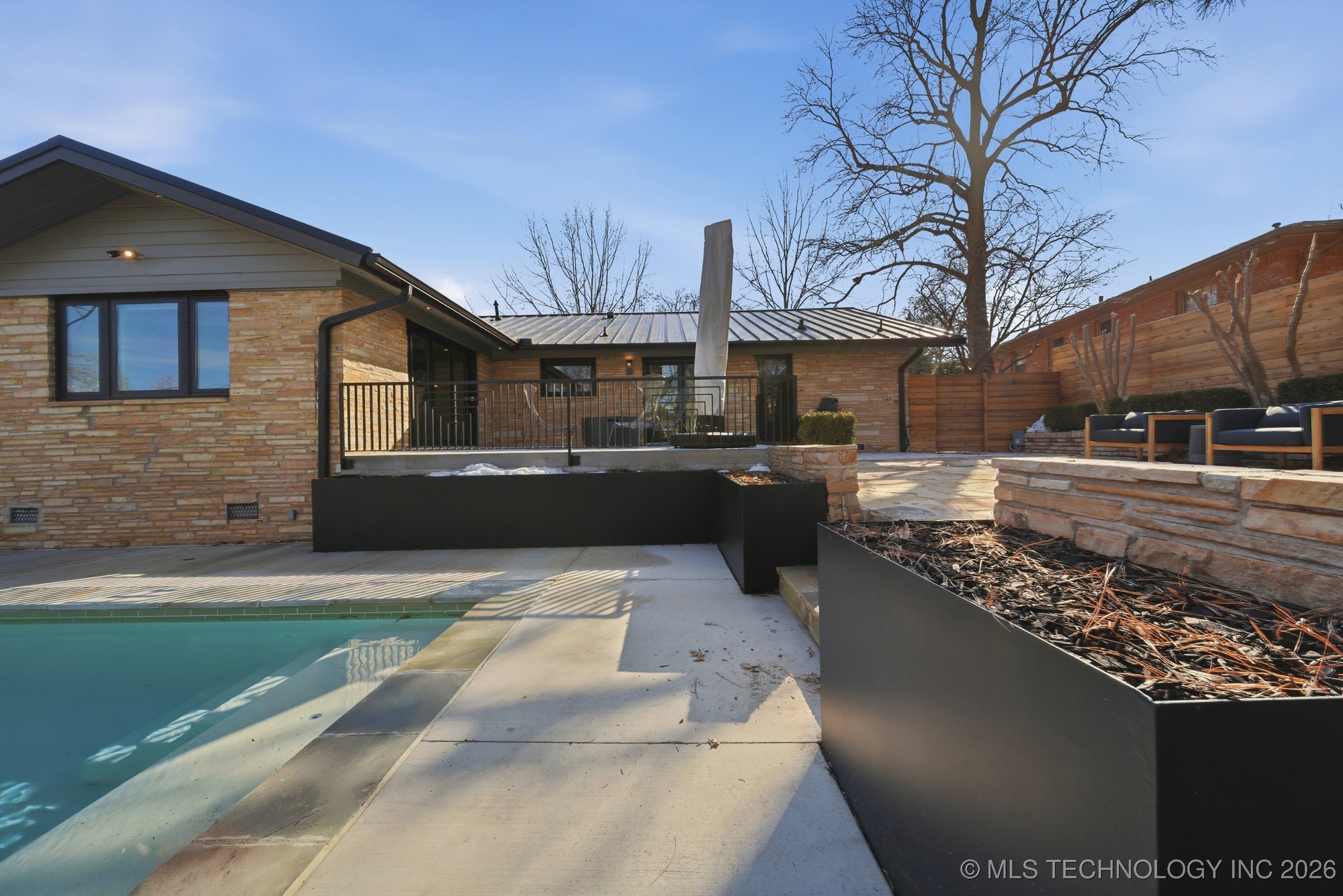 2931 E 39th Street Property Photo 55