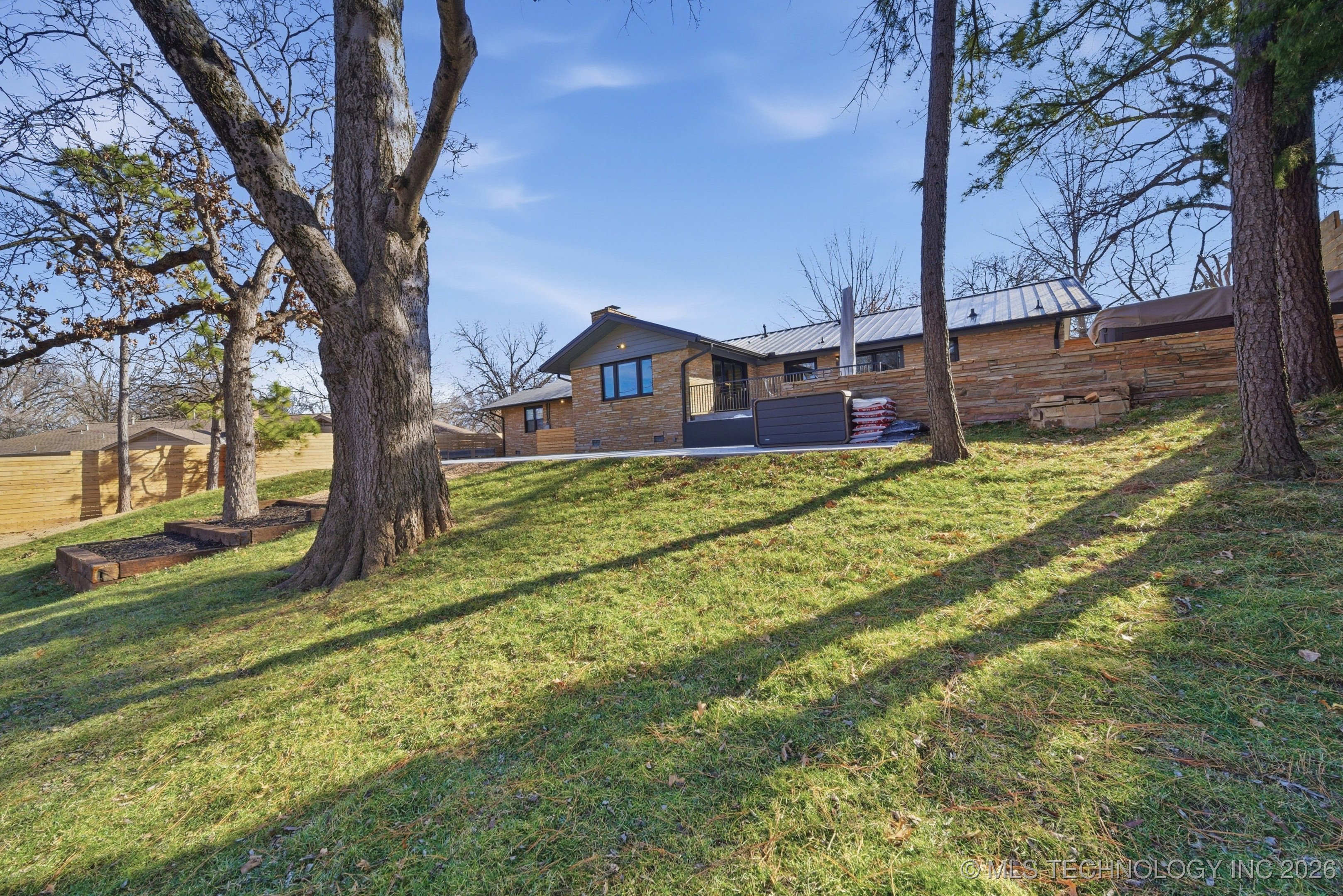 2931 E 39th Street Property Photo 56