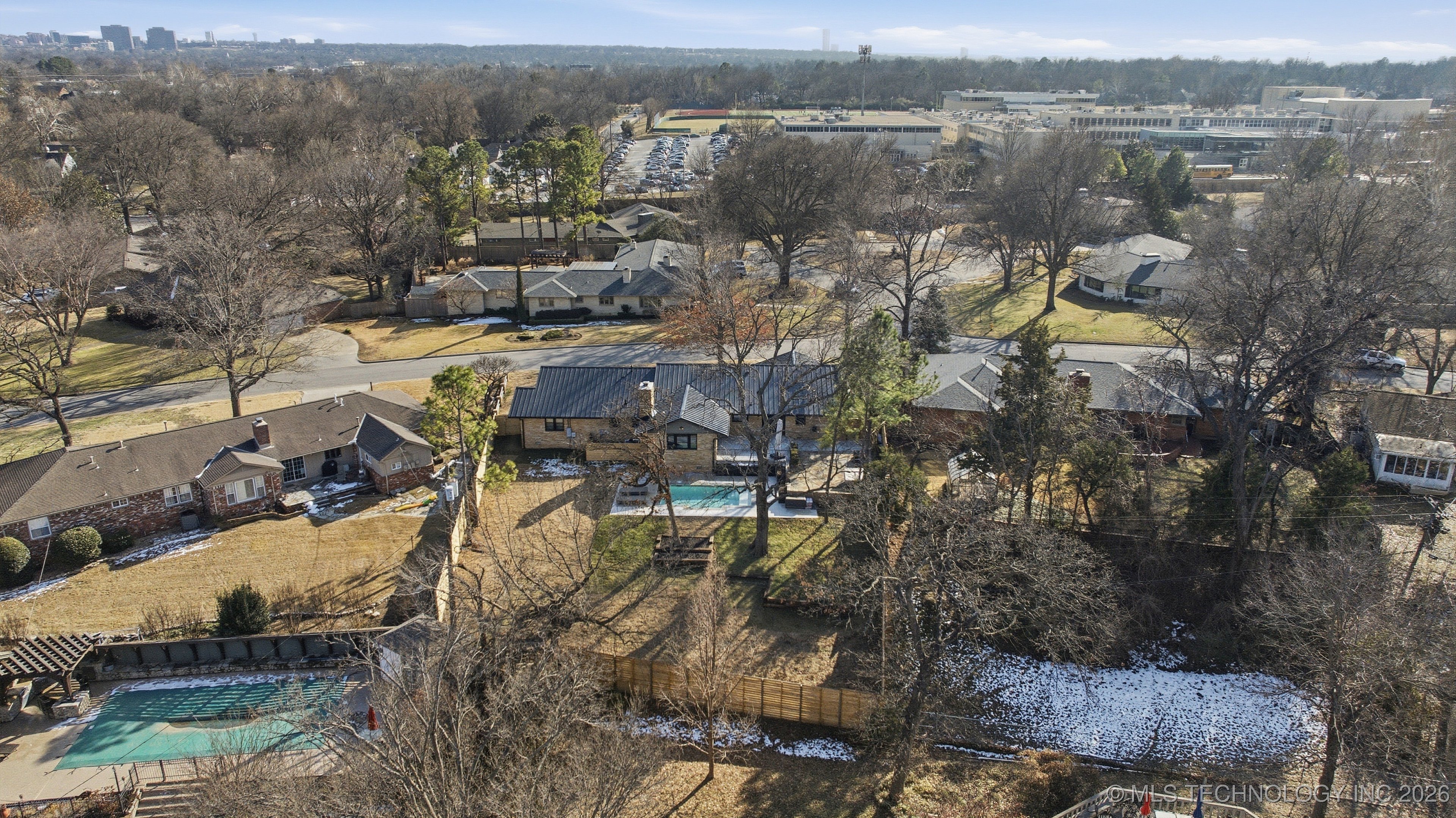 2931 E 39th Street Property Photo 57