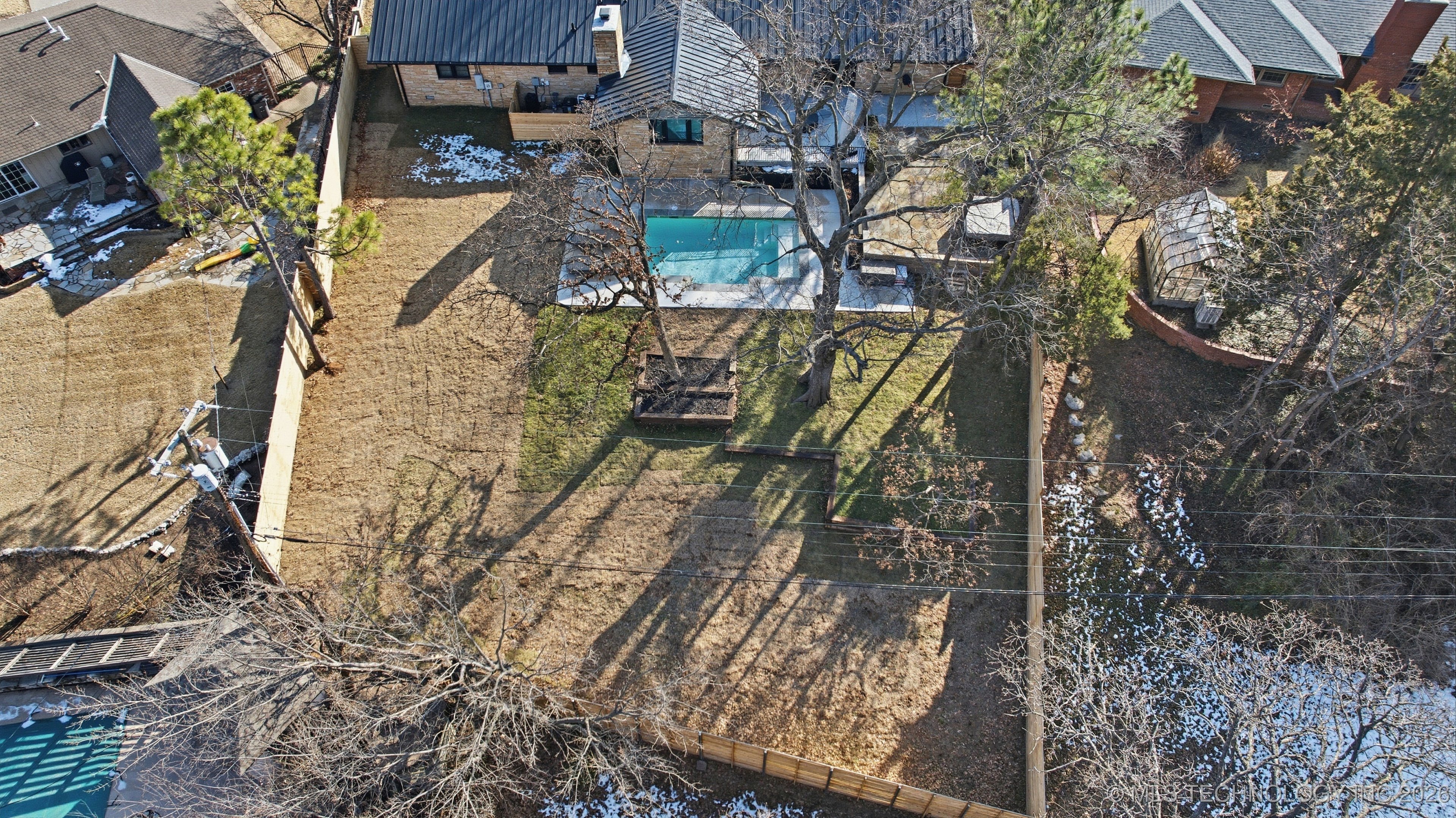 2931 E 39th Street Property Photo 58