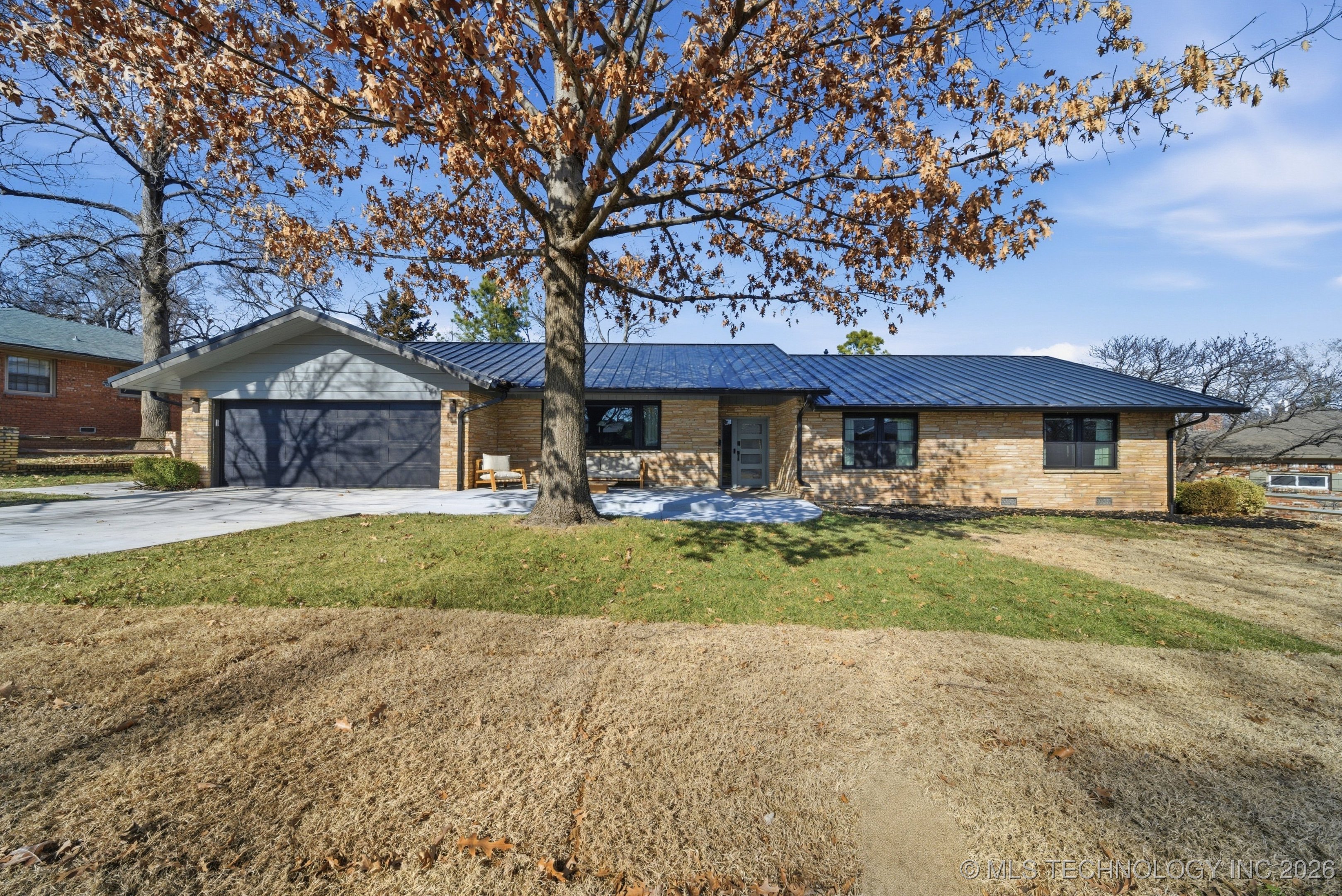 2931 E 39th Street Property Photo 60