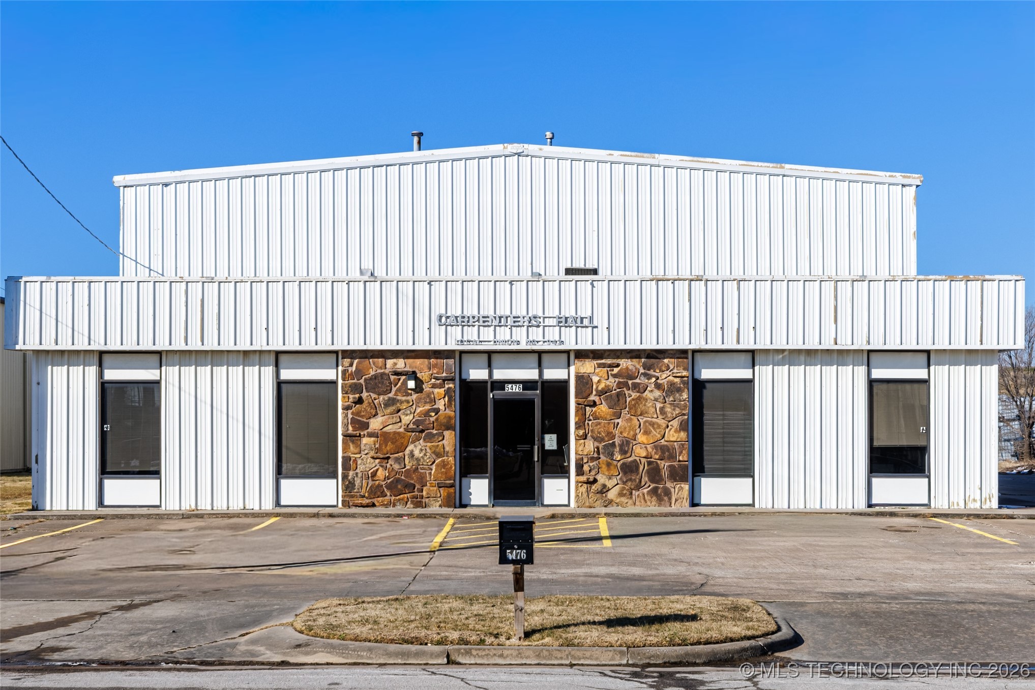 5476 S 108th Avenue E Property Photo 2