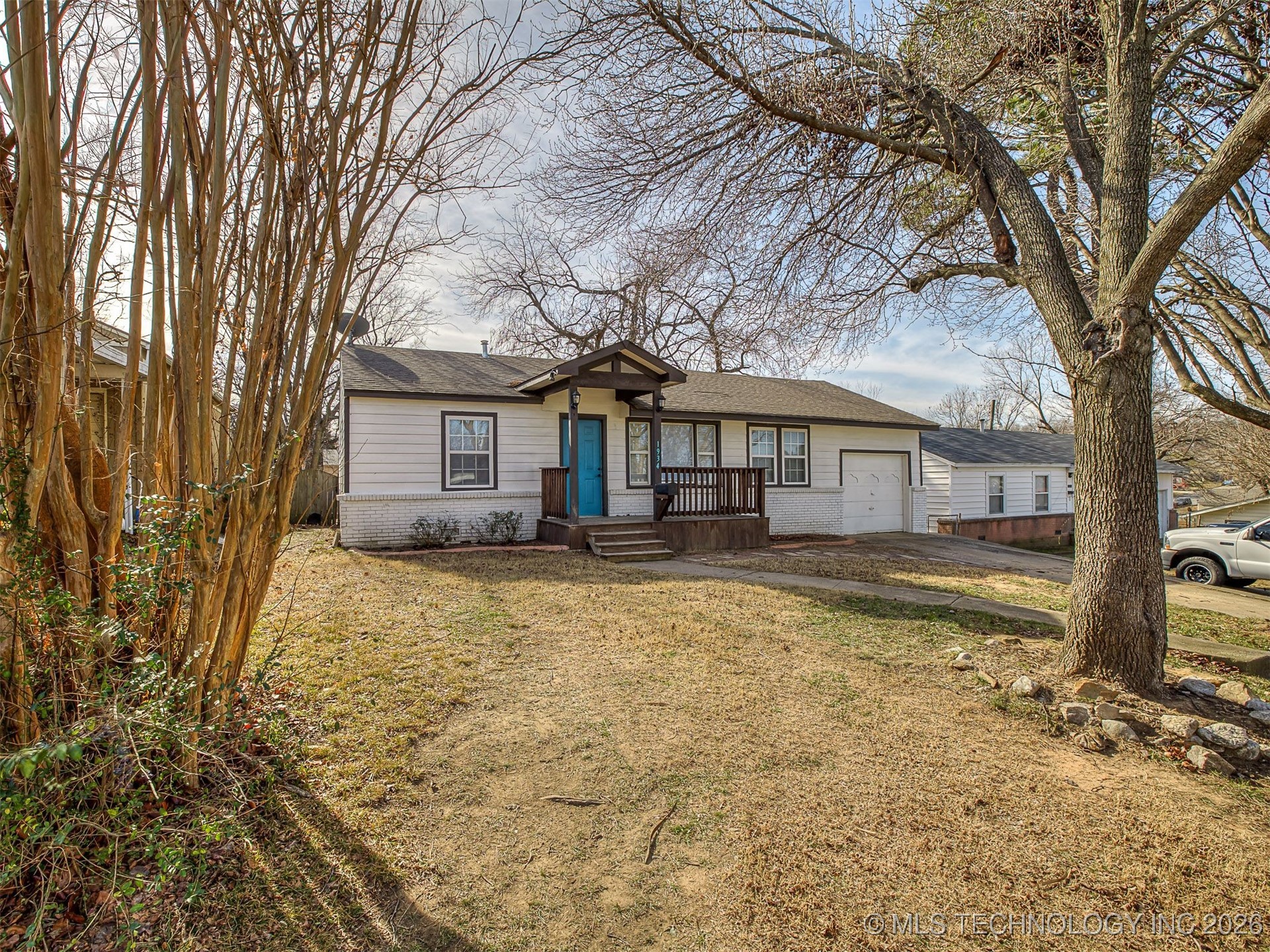 1934 W 46th Place Property Photo 5