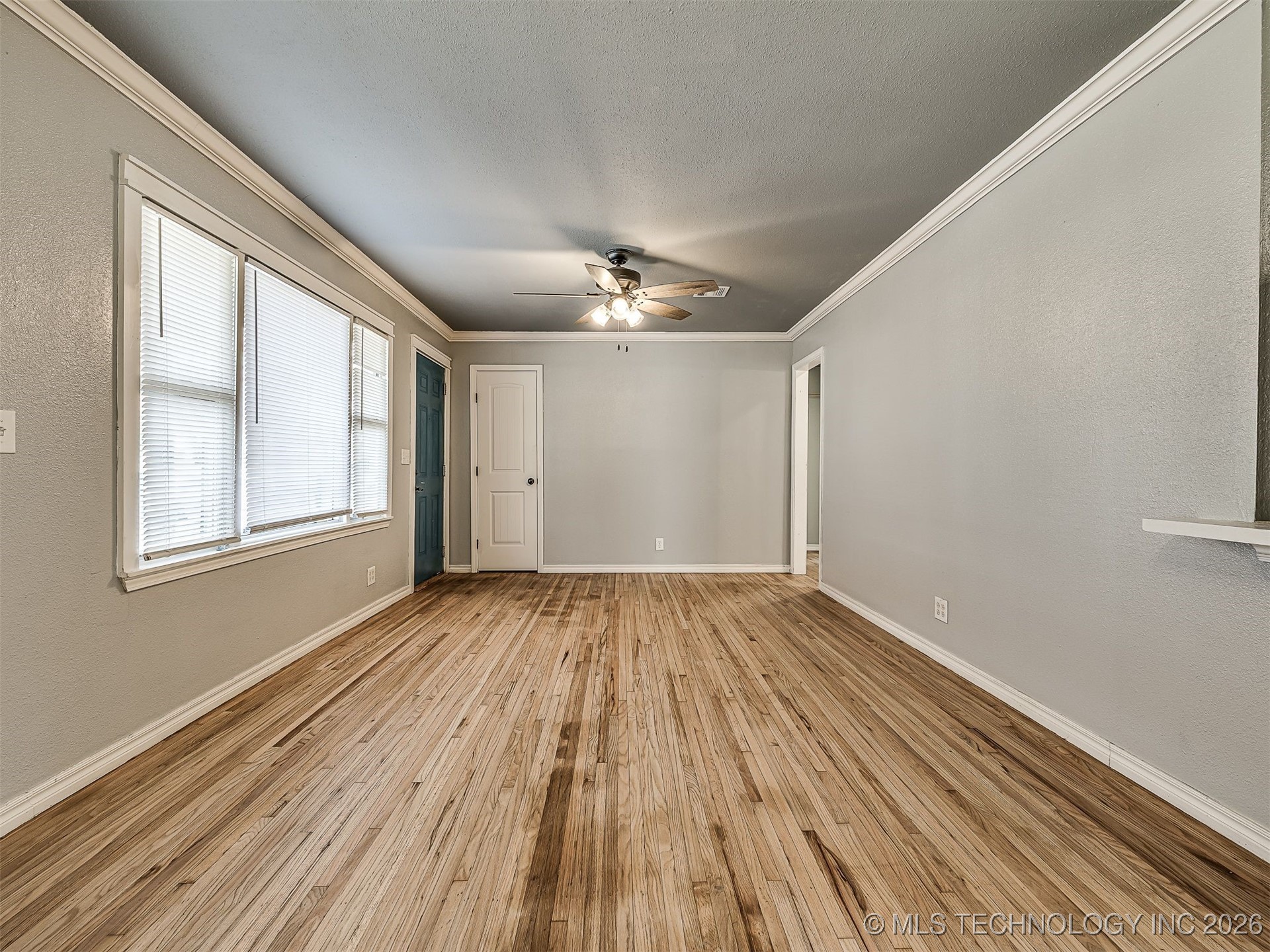 1934 W 46th Place Property Photo 12