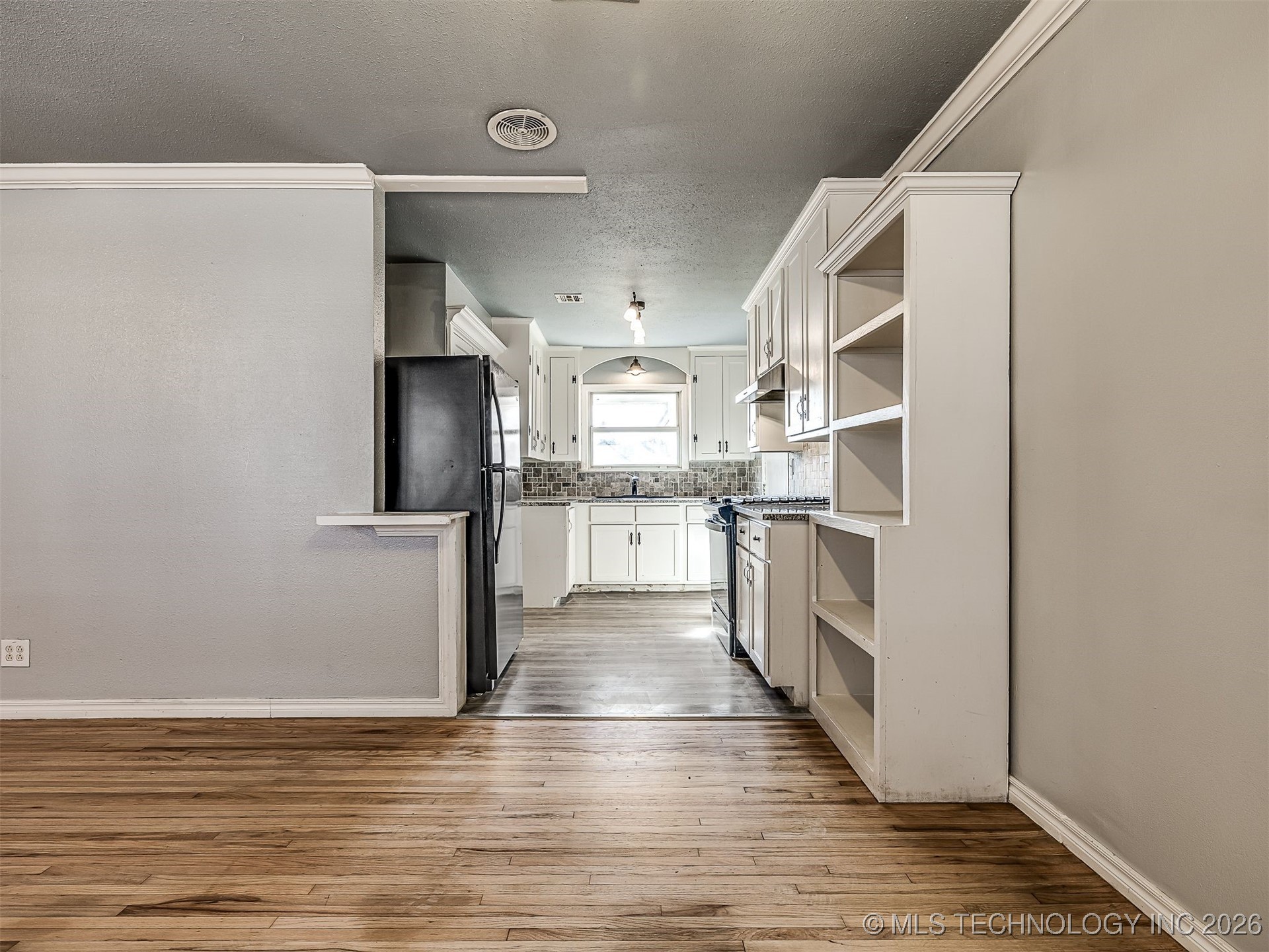 1934 W 46th Place Property Photo 14