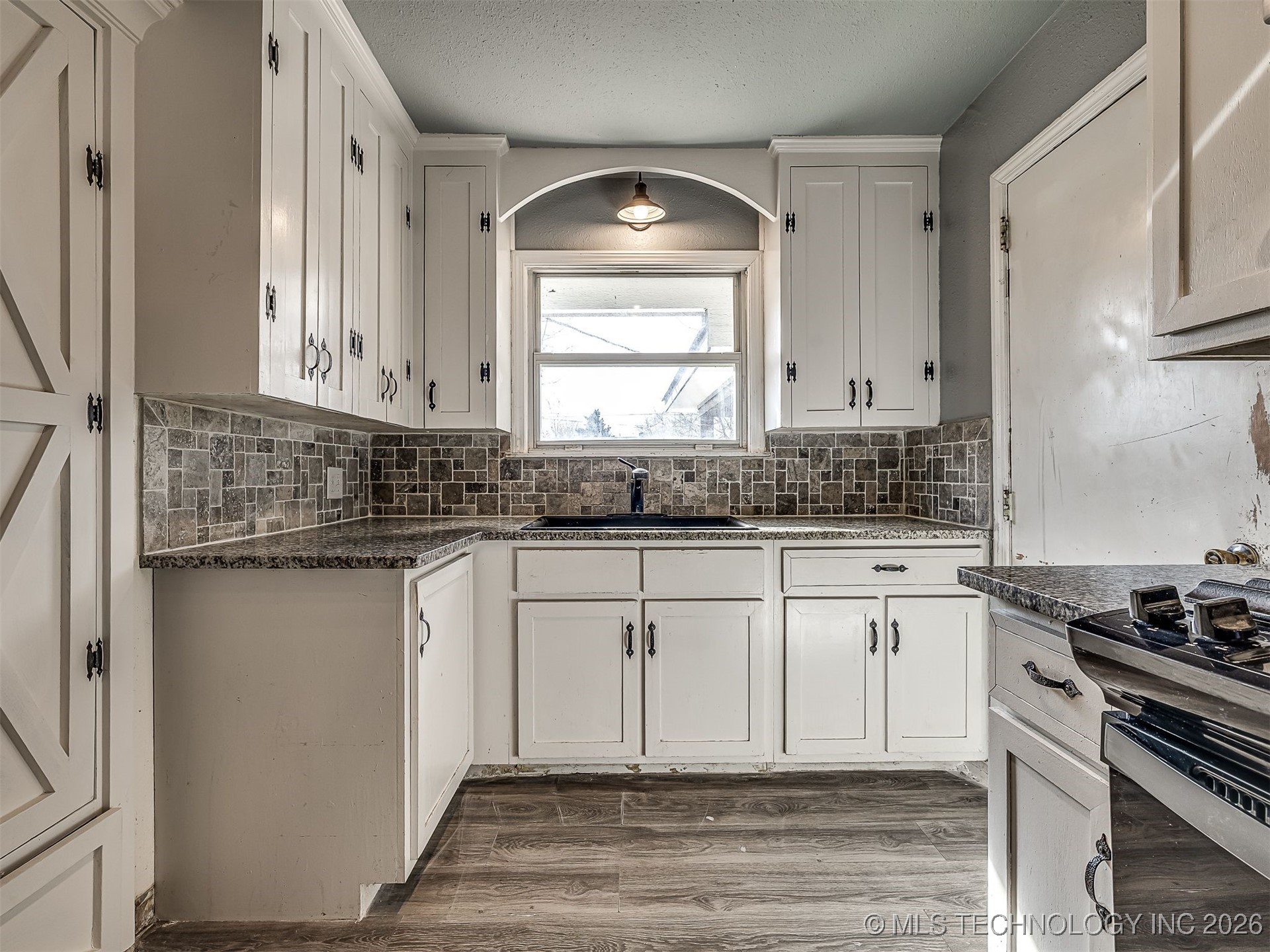 1934 W 46th Place Property Photo 16