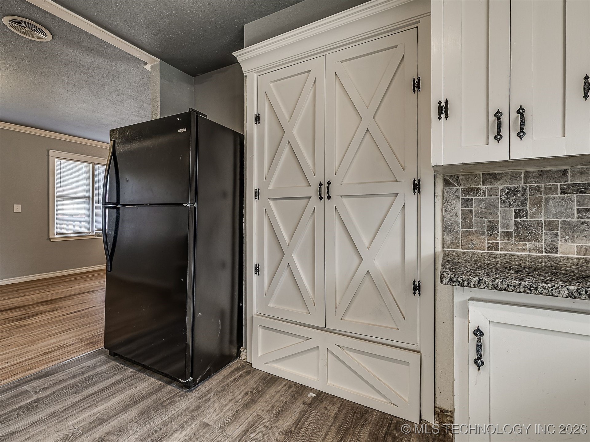 1934 W 46th Place Property Photo 19