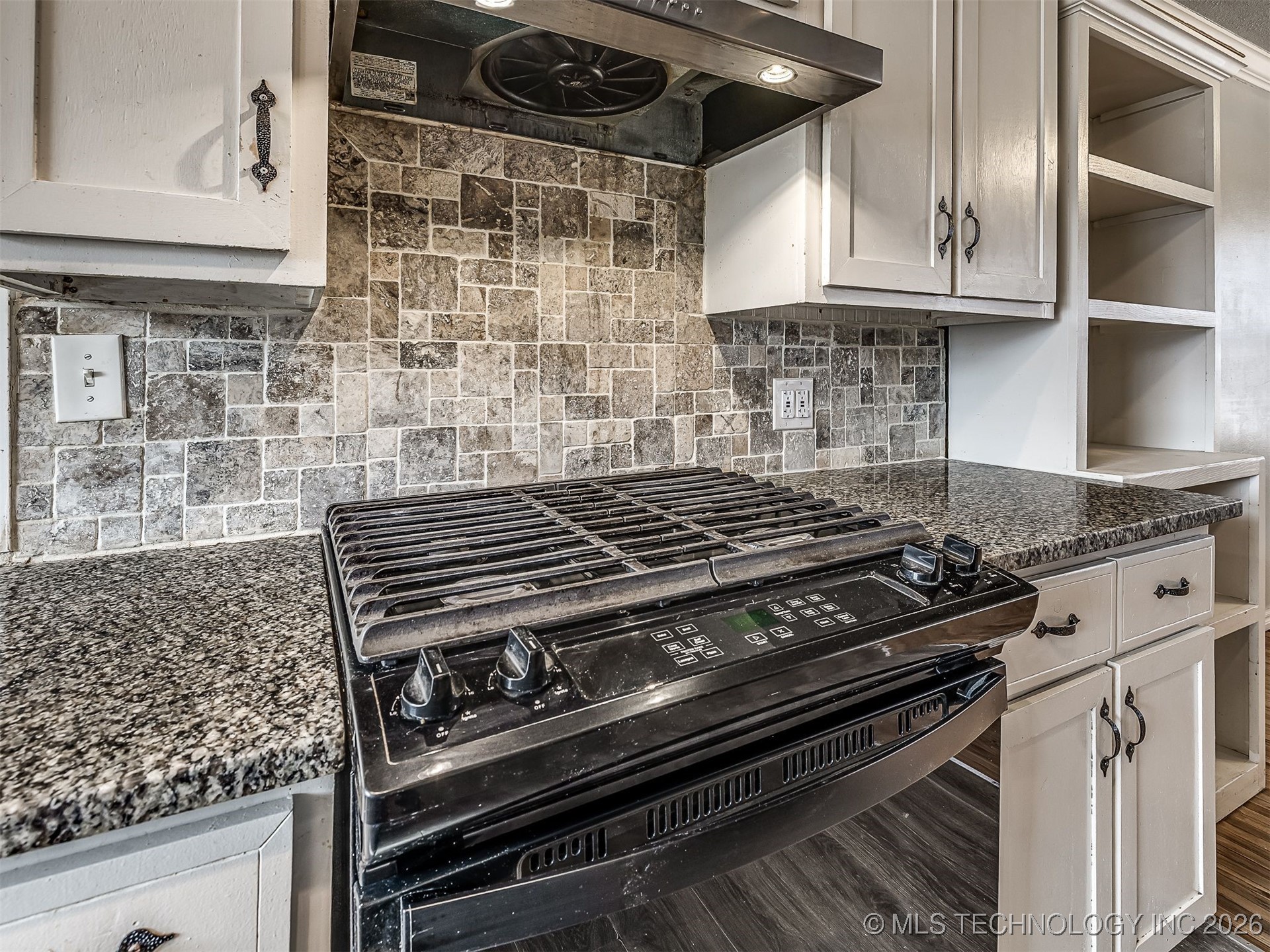 1934 W 46th Place Property Photo 22