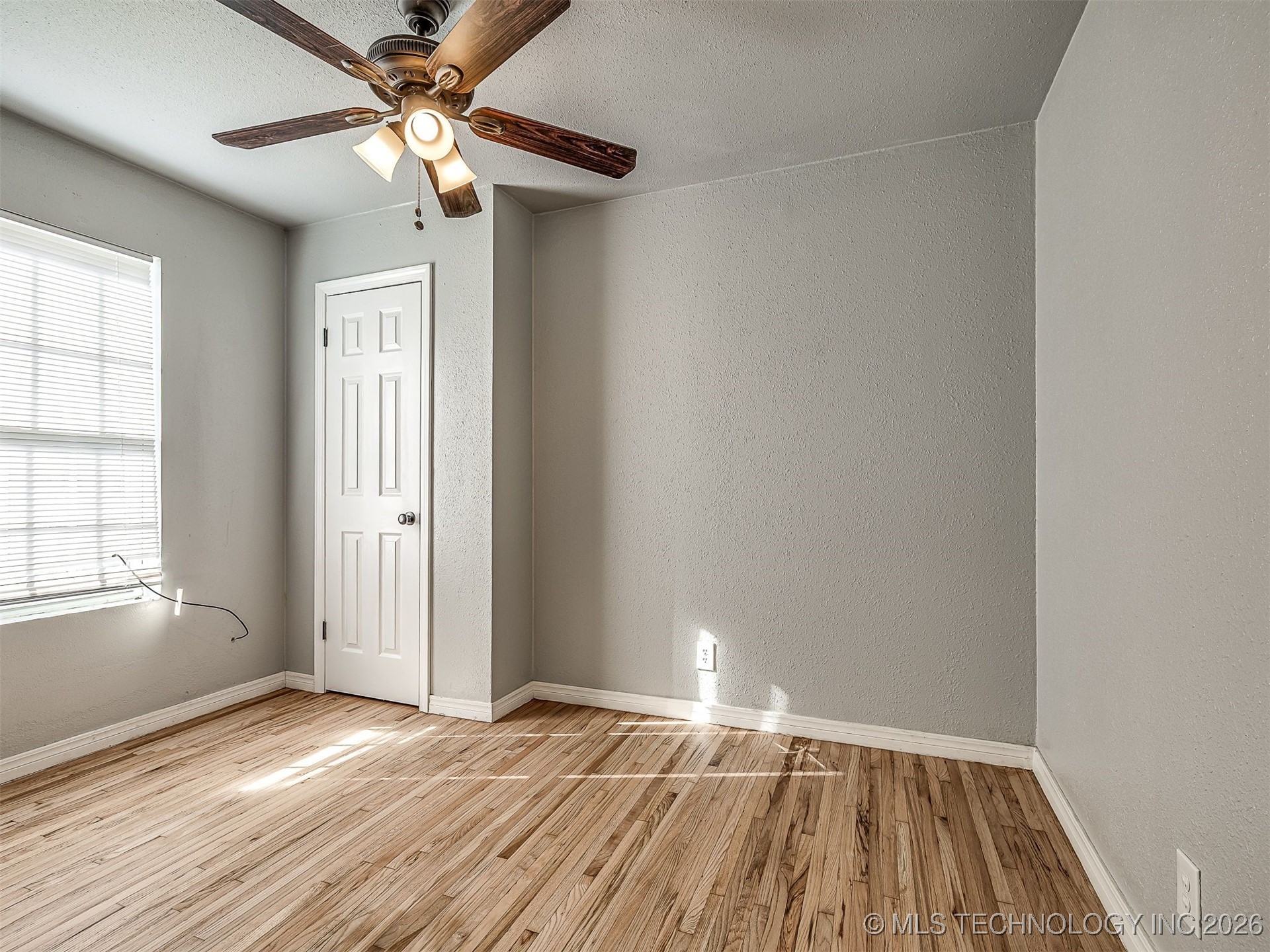 1934 W 46th Place Property Photo 23