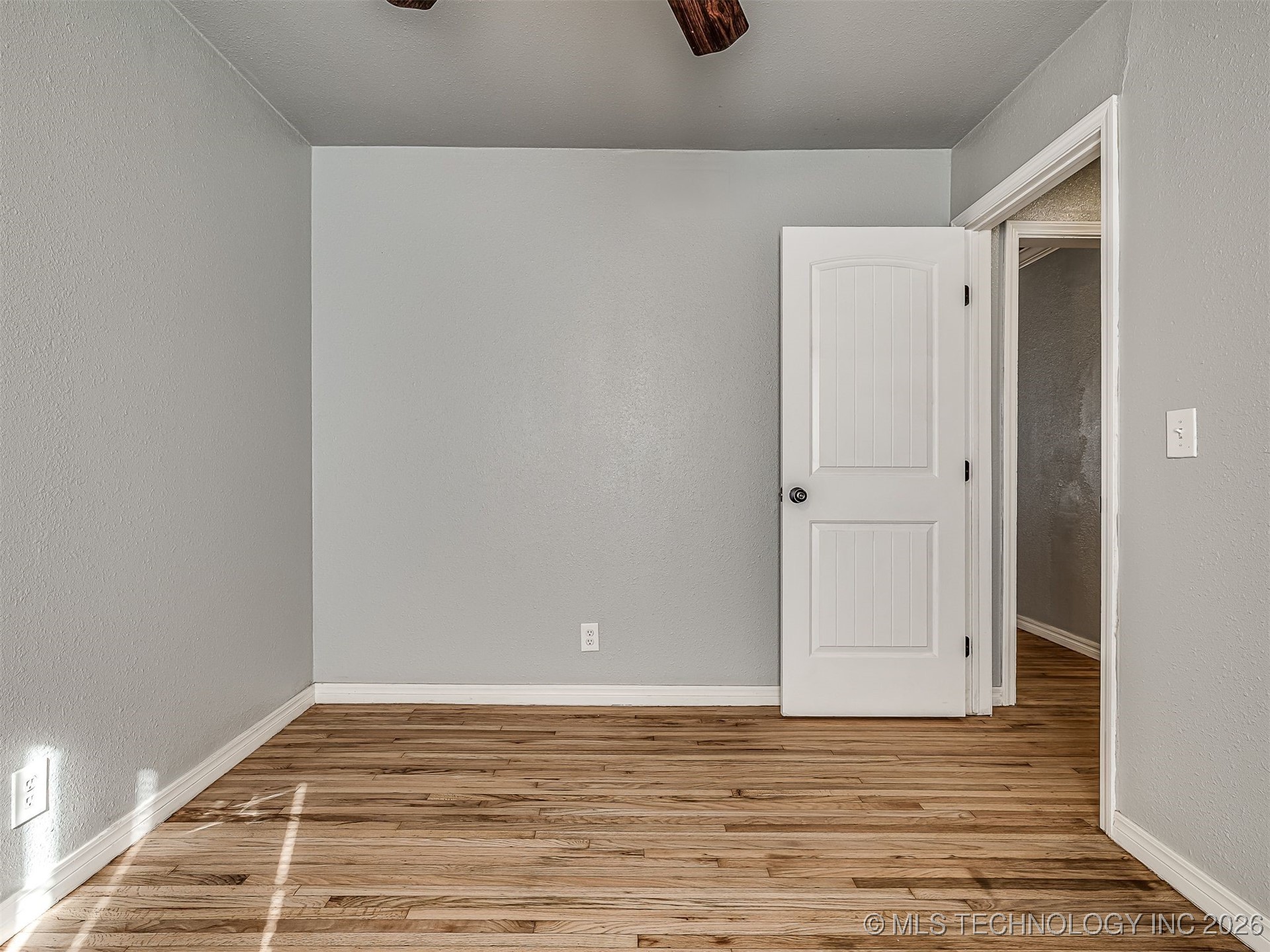 1934 W 46th Place Property Photo 25