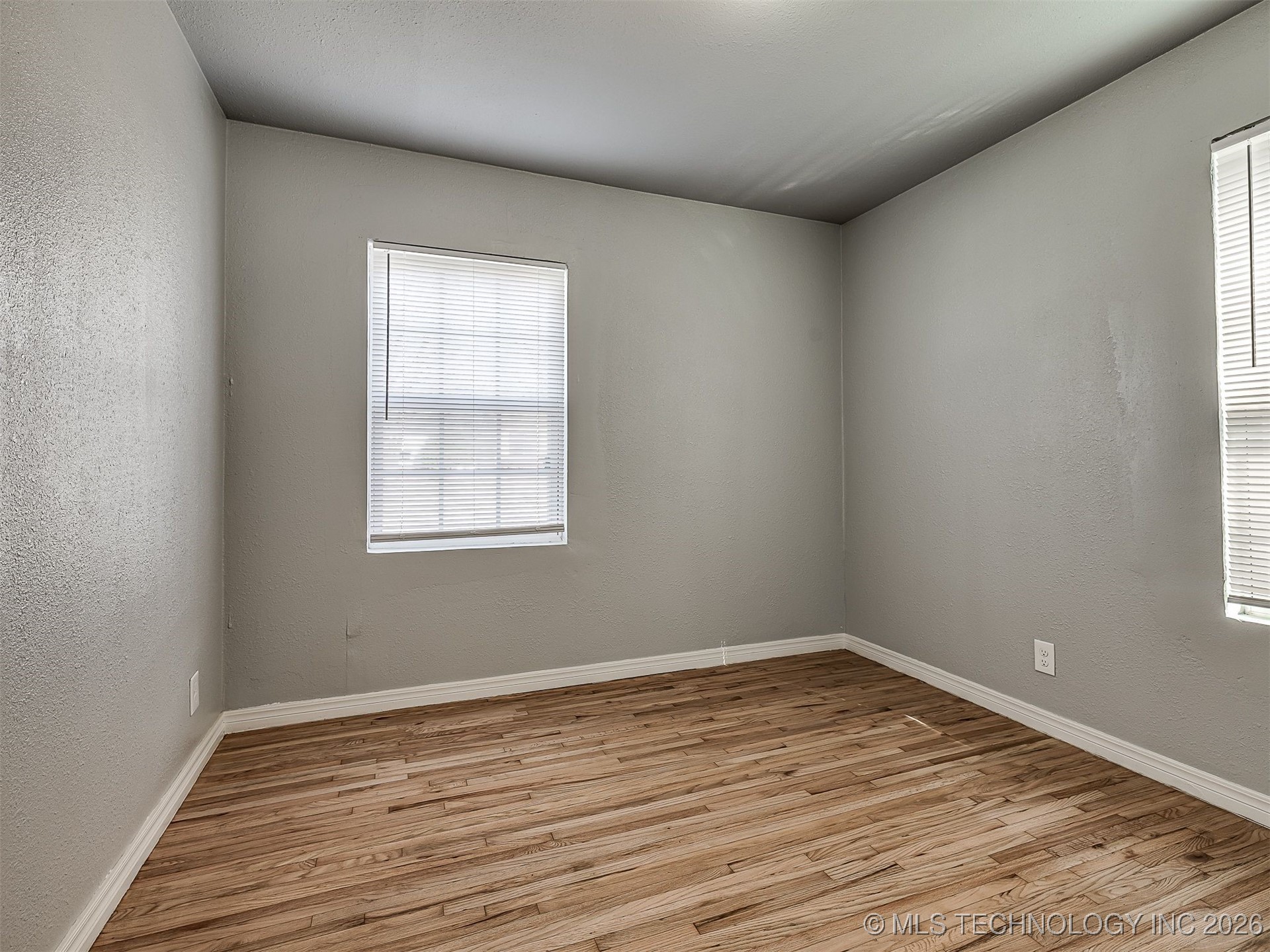 1934 W 46th Place Property Photo 27