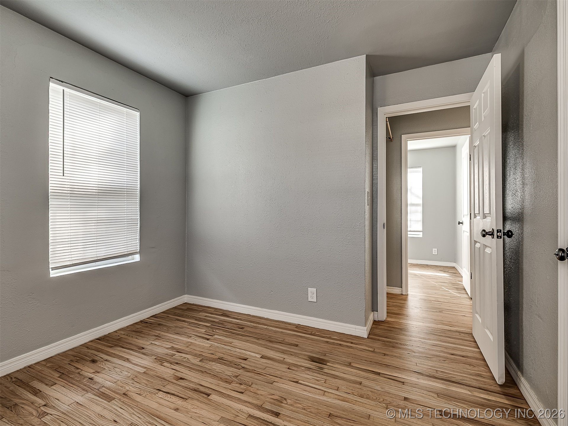 1934 W 46th Place Property Photo 28