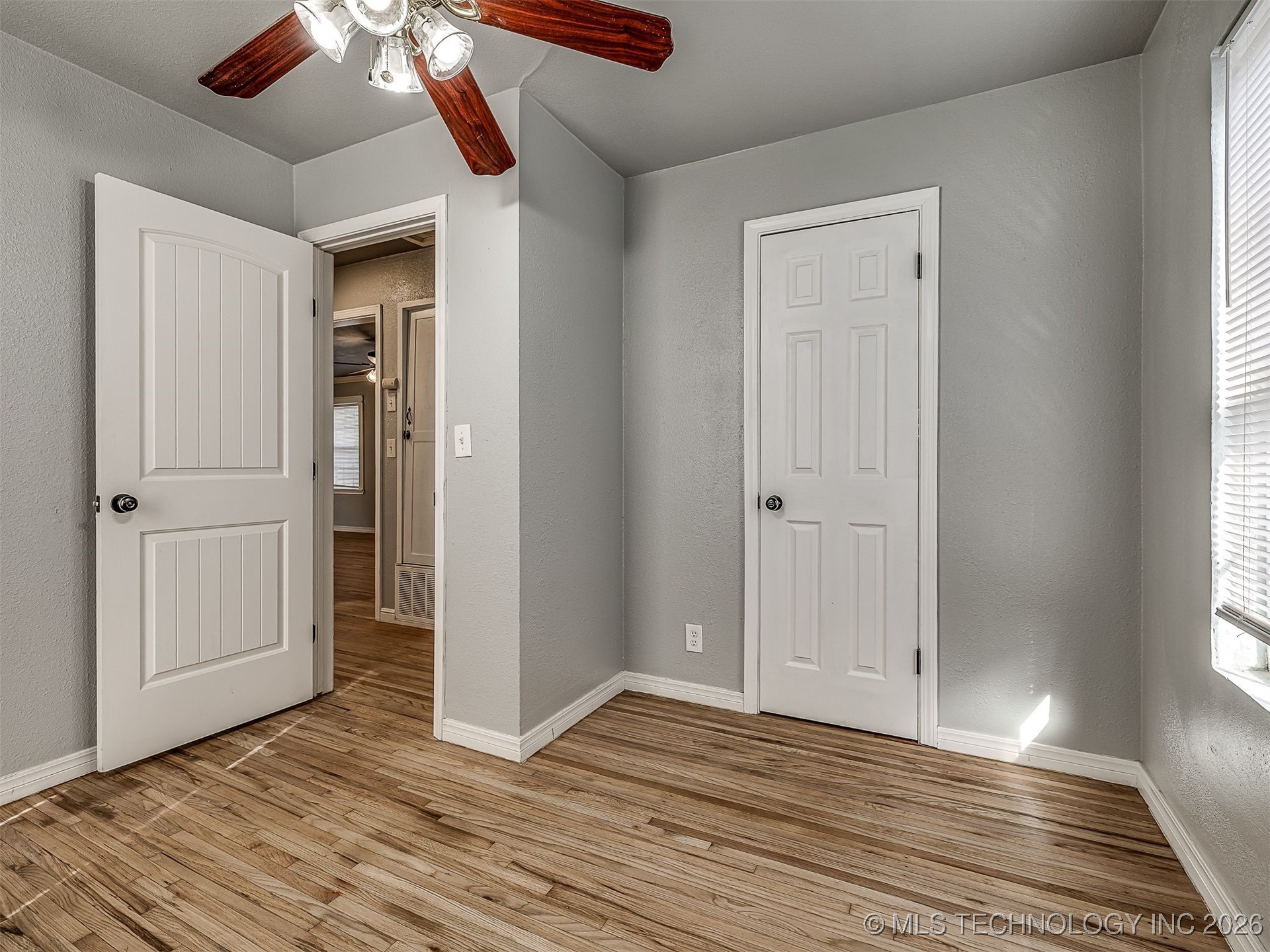 1934 W 46th Place Property Photo 30