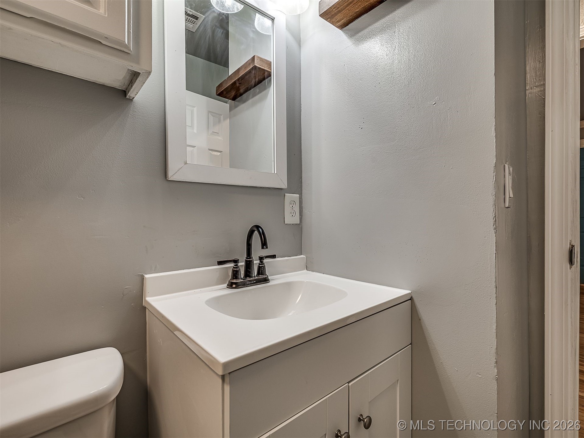 1934 W 46th Place Property Photo 34