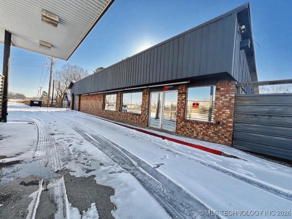 918 W Main Street Property Photo 3