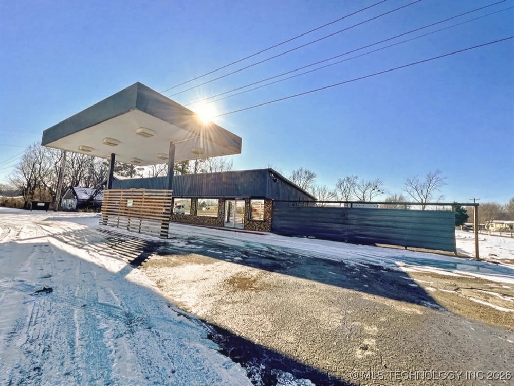 918 W Main Street Property Photo 4