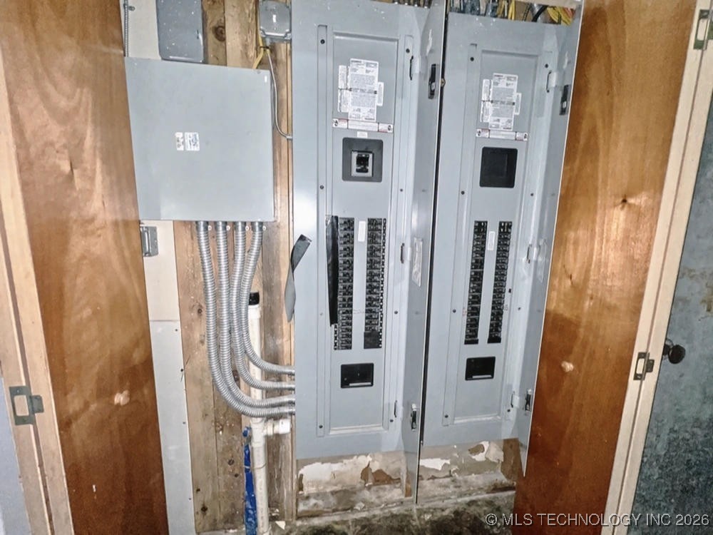 918 W Main Street Property Photo 14