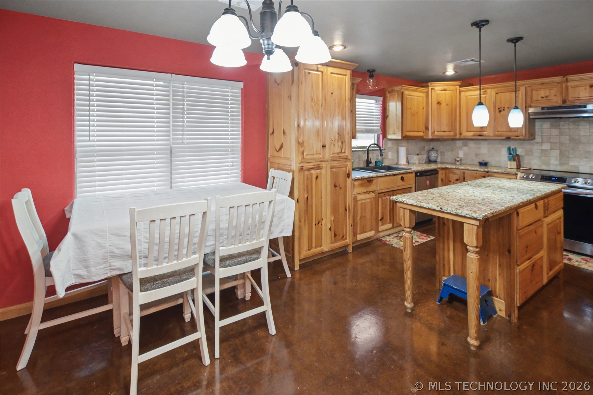 9754 N 510 Road Property Photo 5