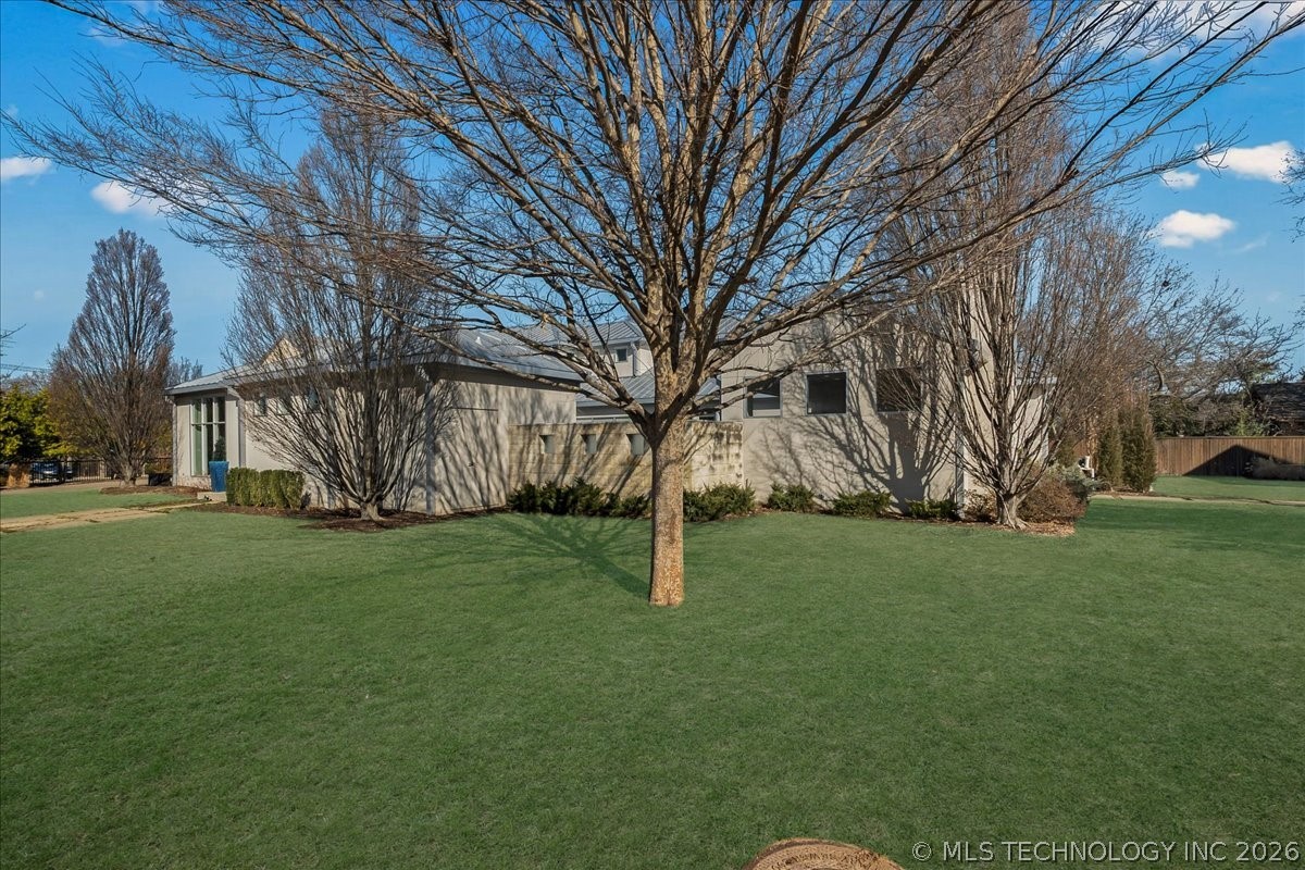 2814 E 31st Street Property Photo 3