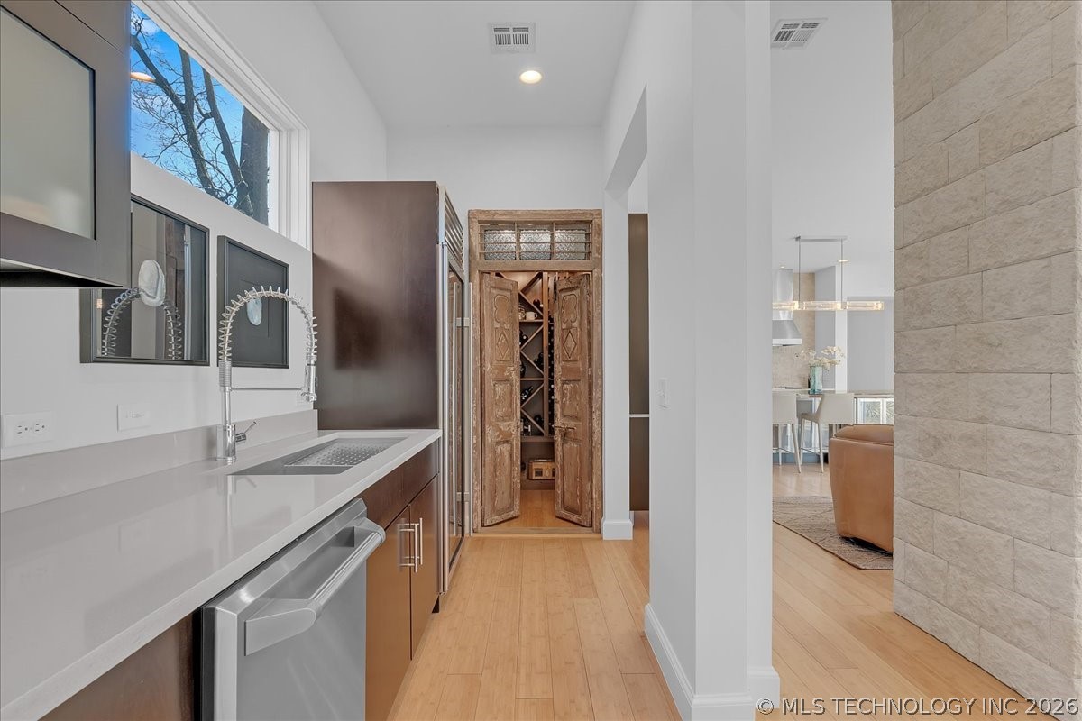 2814 E 31st Street Property Photo 42