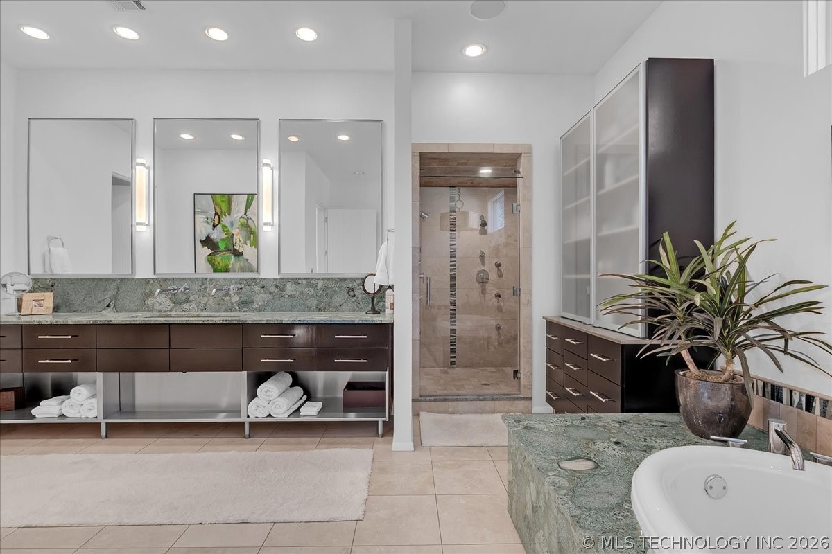 2814 E 31st Street Property Photo 53