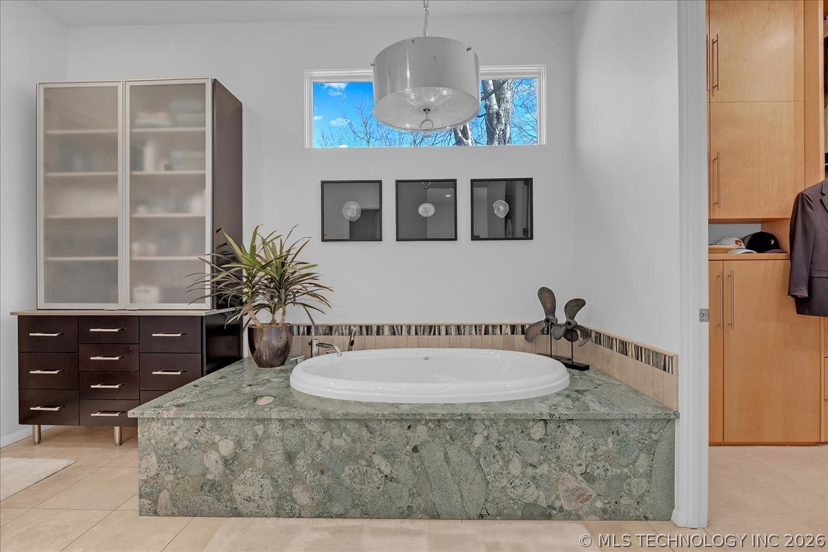 2814 E 31st Street Property Photo 54