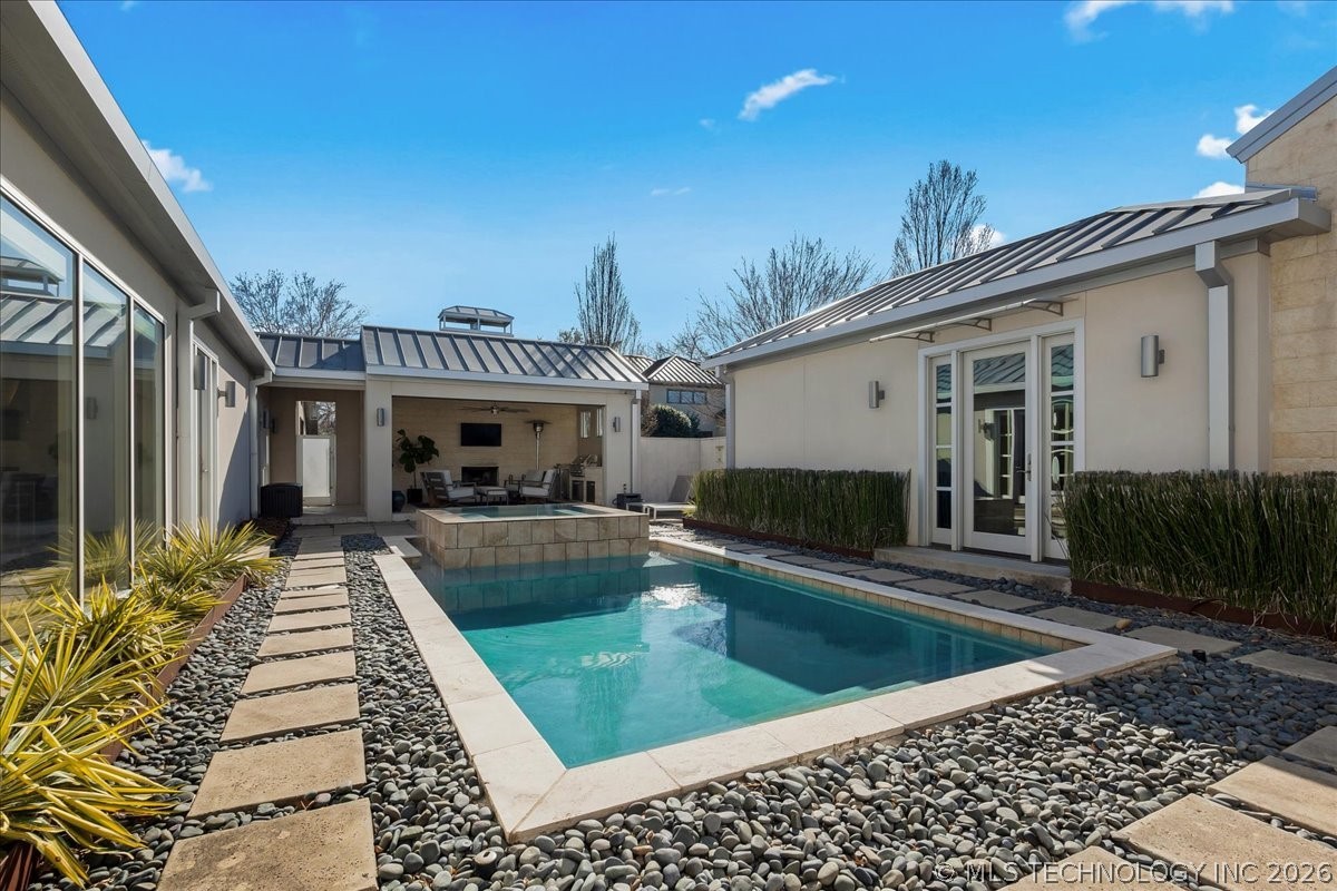 2814 E 31st Street Property Photo 71