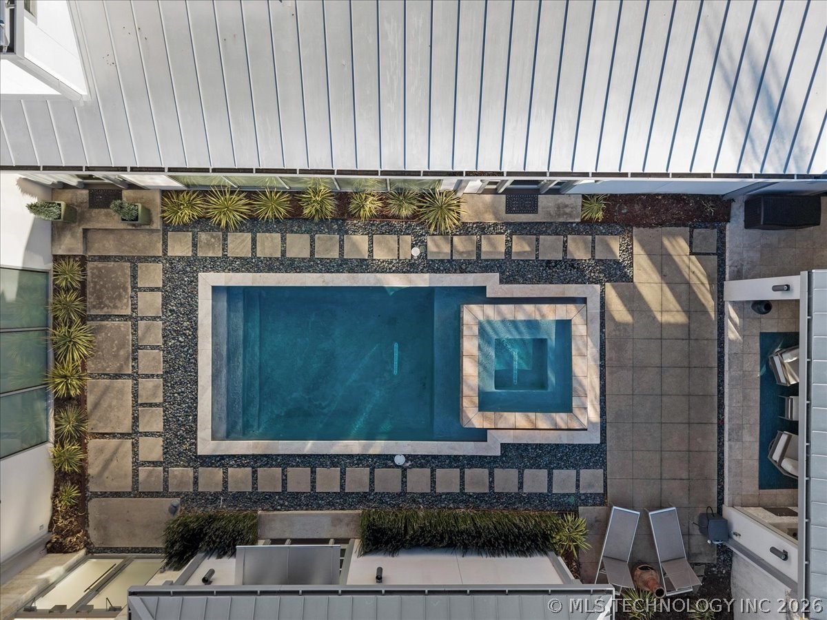 2814 E 31st Street Property Photo 85